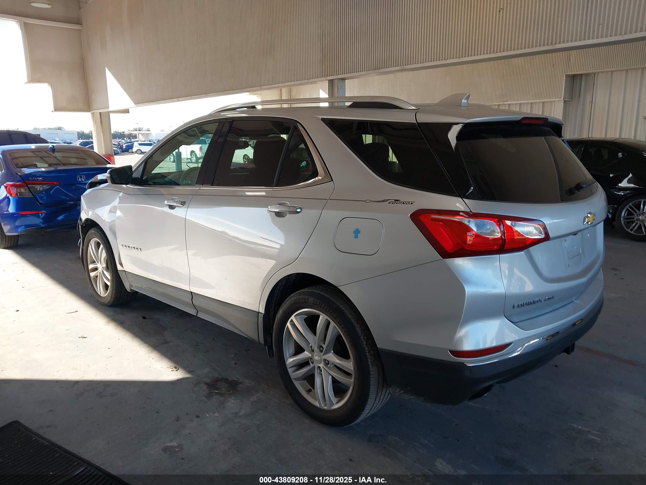 CHEVROLET EQUINOX image 3