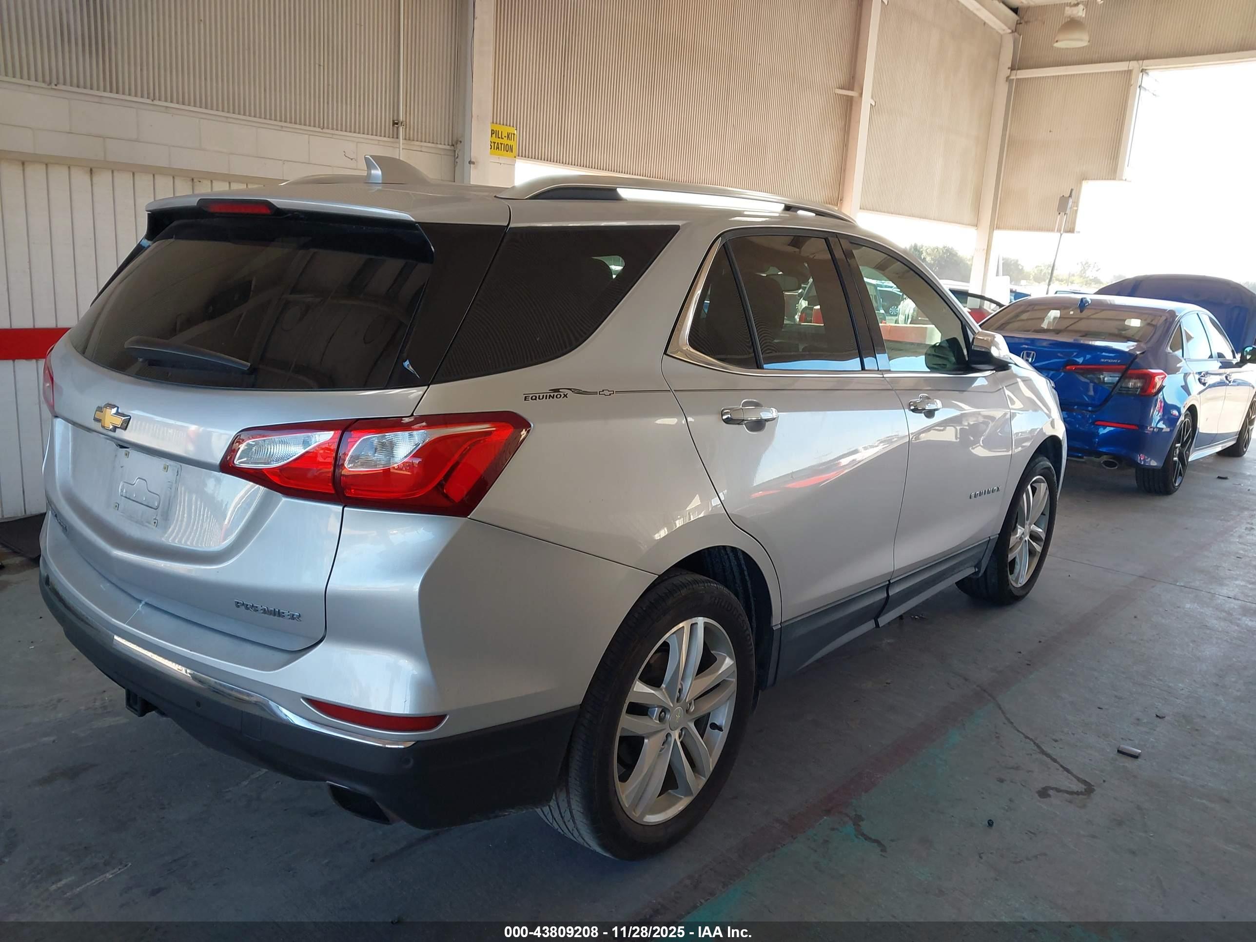 CHEVROLET EQUINOX image 4