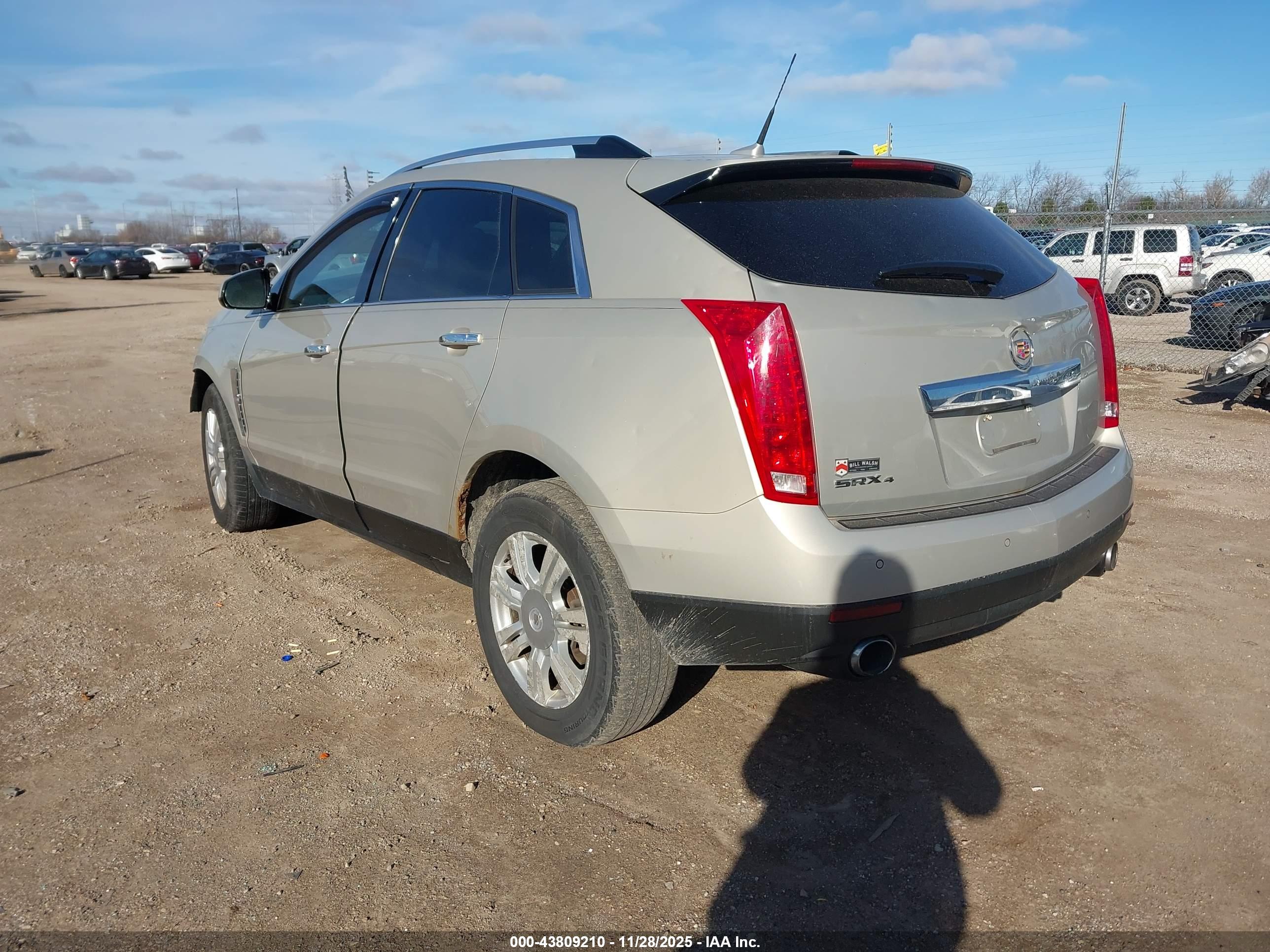 CADILLAC SRX image 3