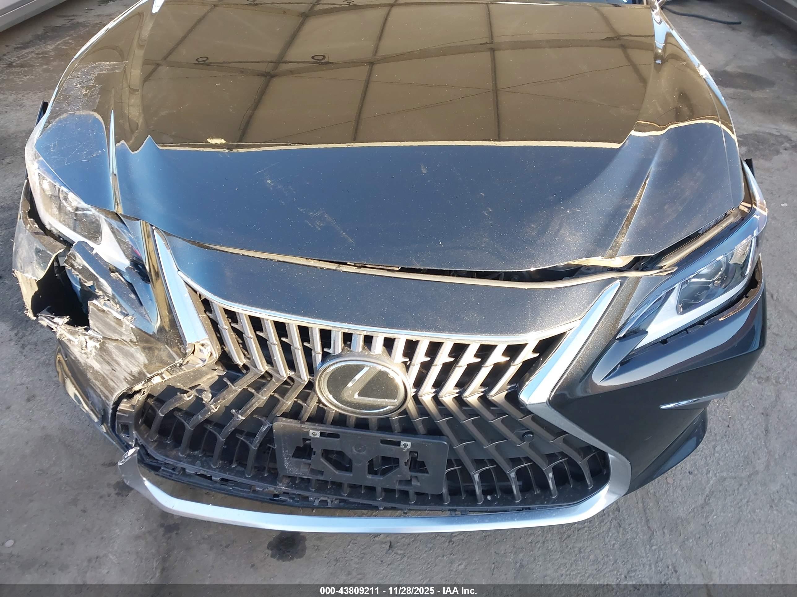LEXUS ES image 6