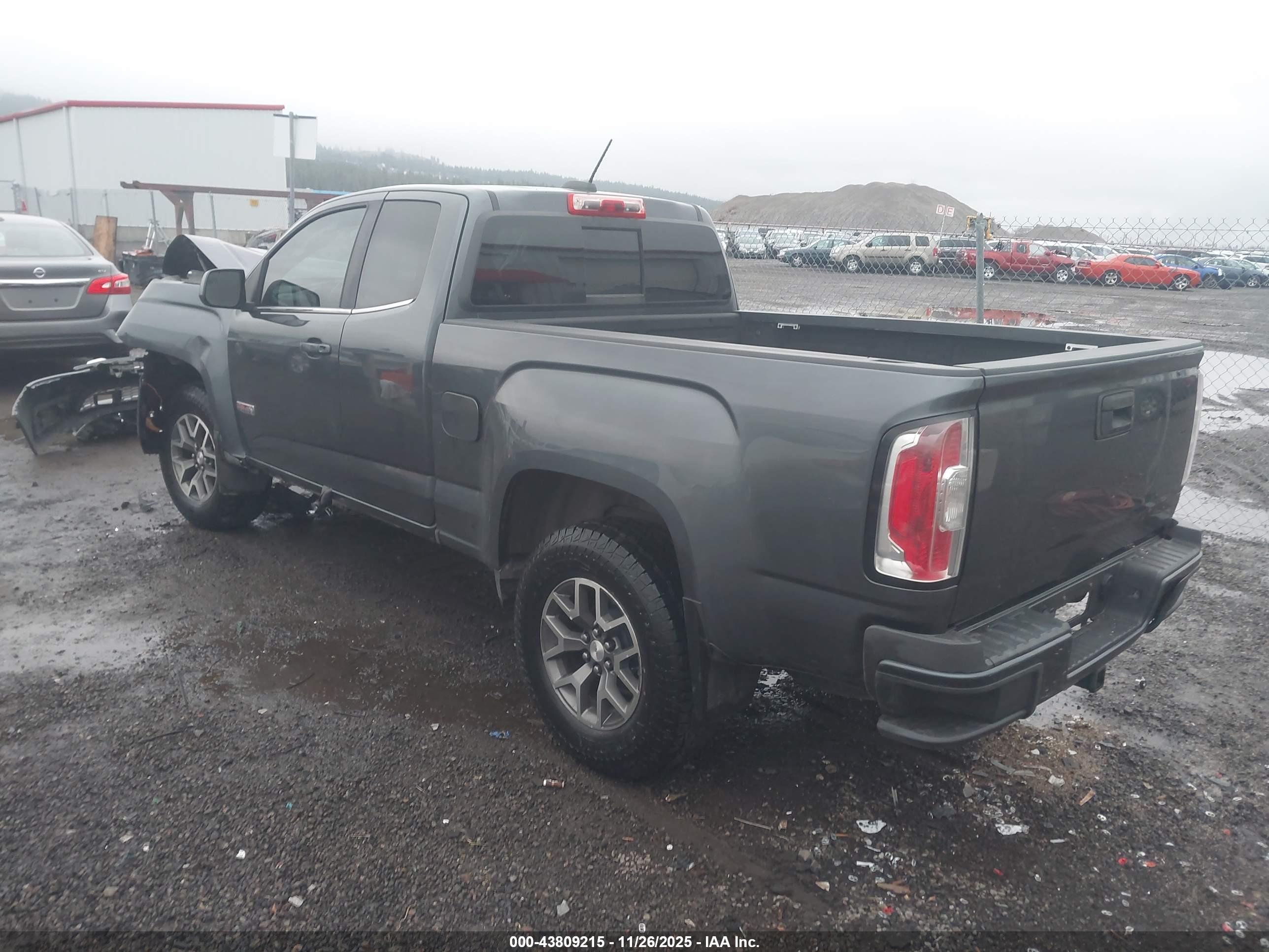 GMC CANYON image 3