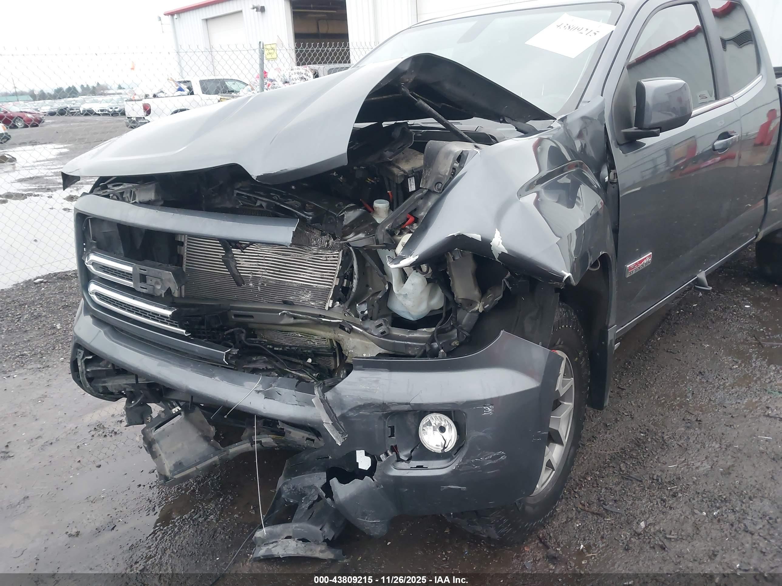GMC CANYON image 6