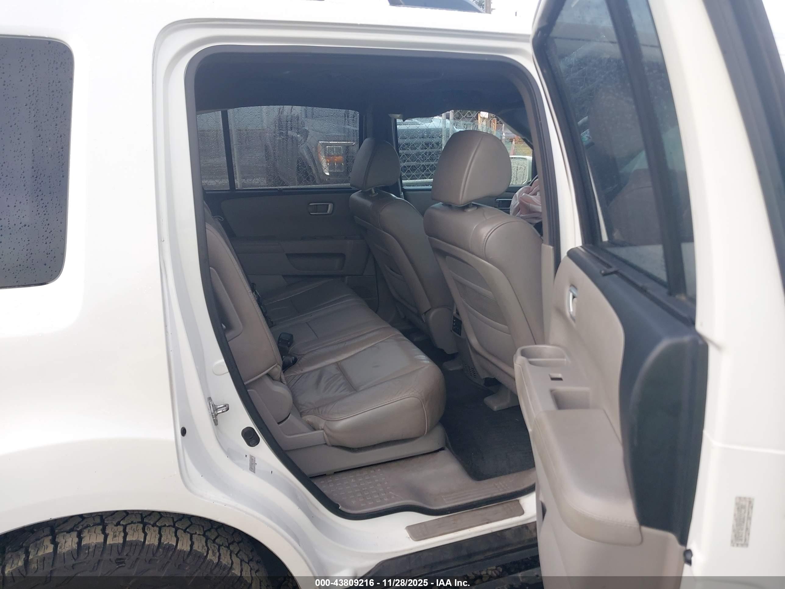 HONDA PILOT image 8
