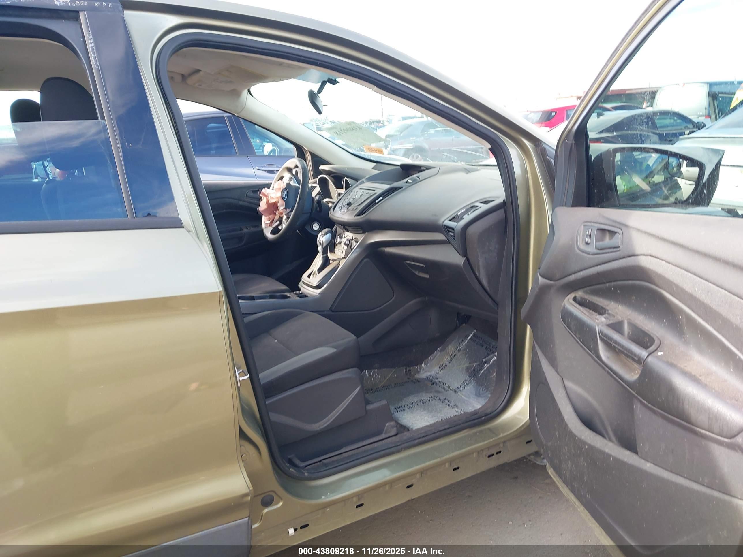FORD ESCAPE image 5