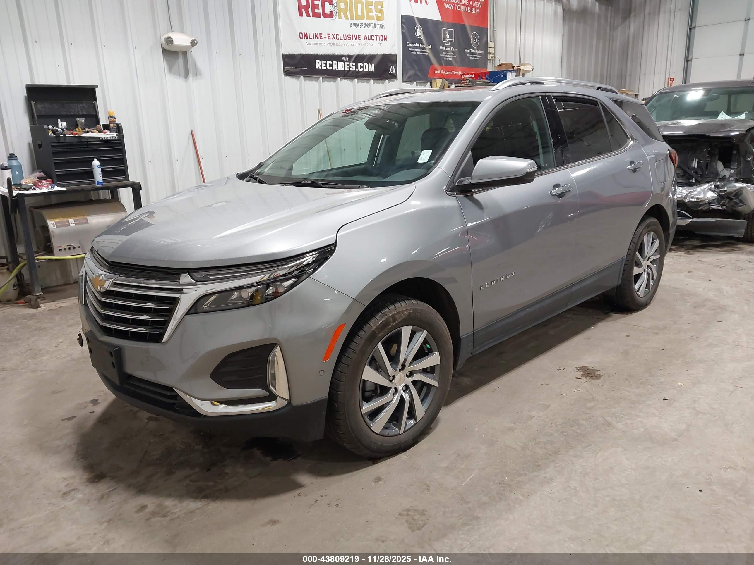 CHEVROLET EQUINOX image 2