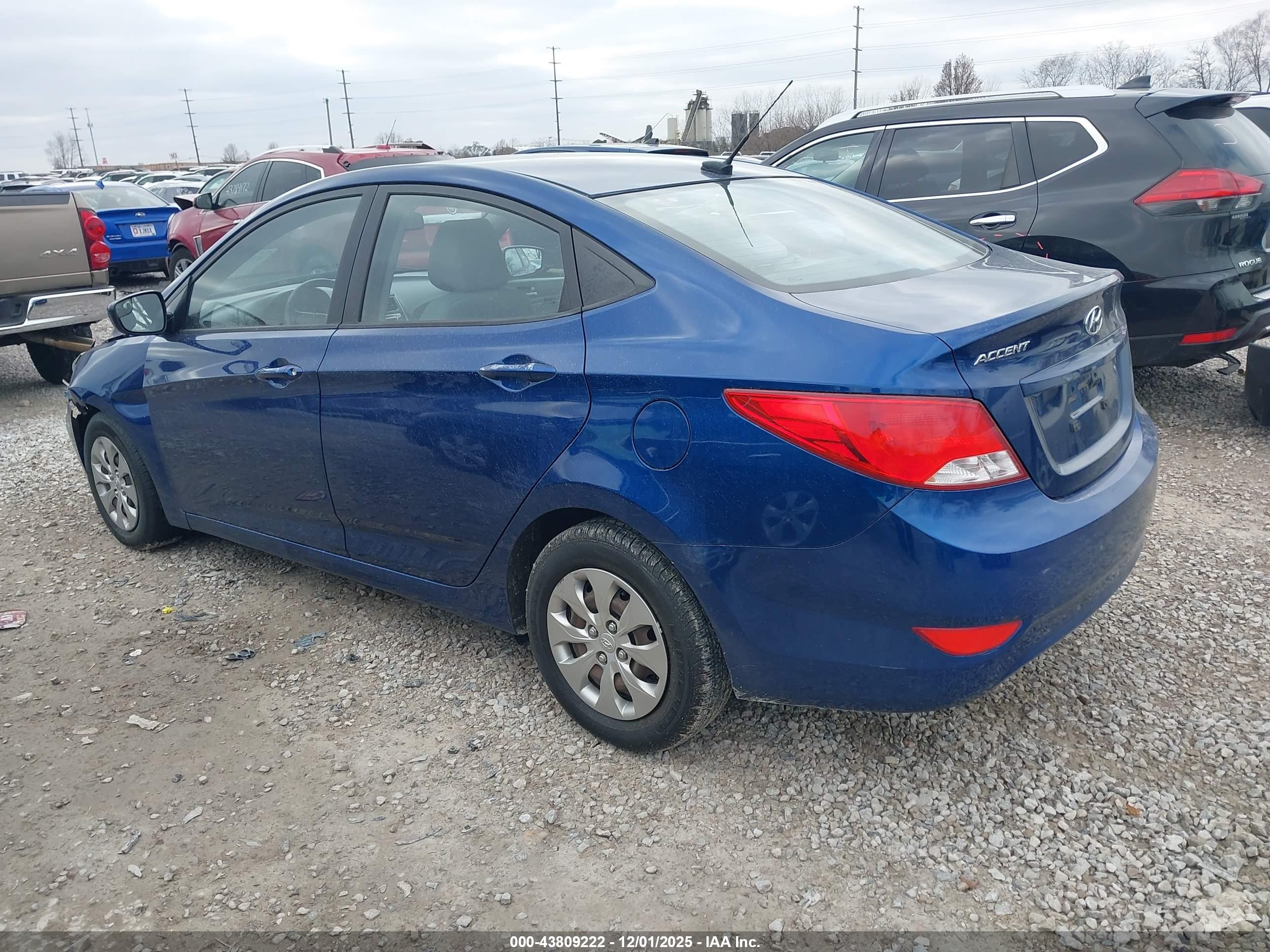 HYUNDAI ACCENT image 3