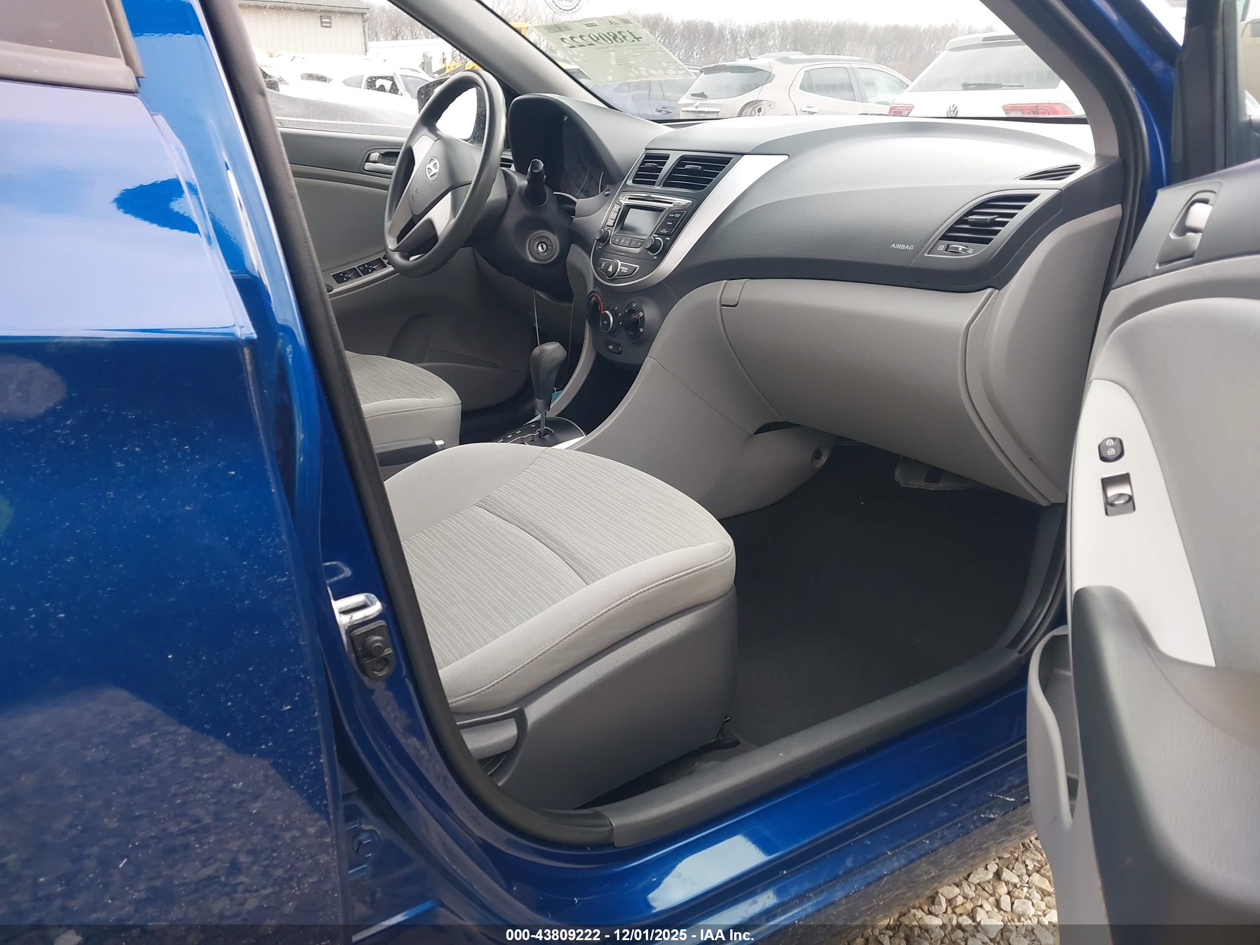 HYUNDAI ACCENT image 5