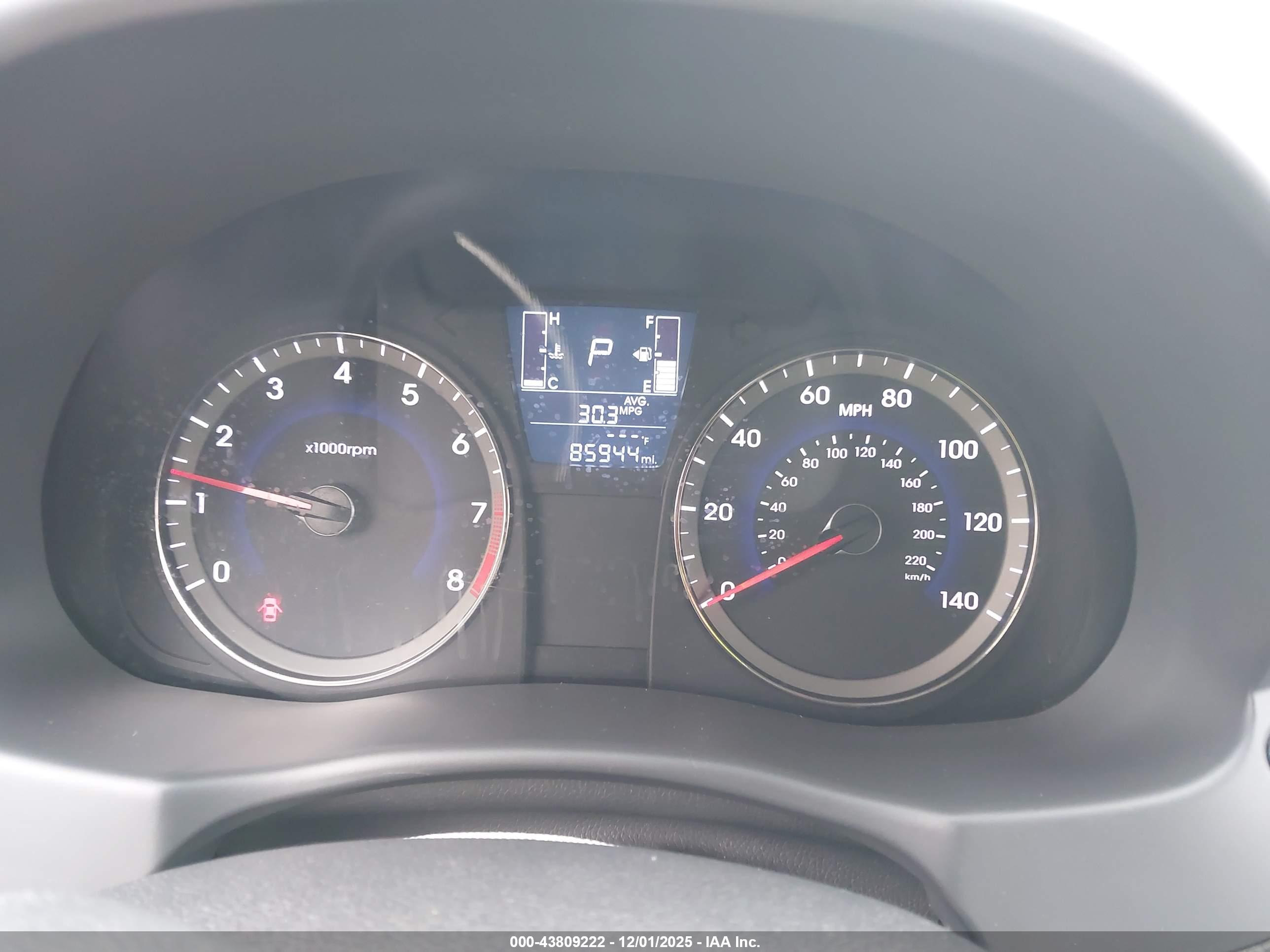 HYUNDAI ACCENT image 7