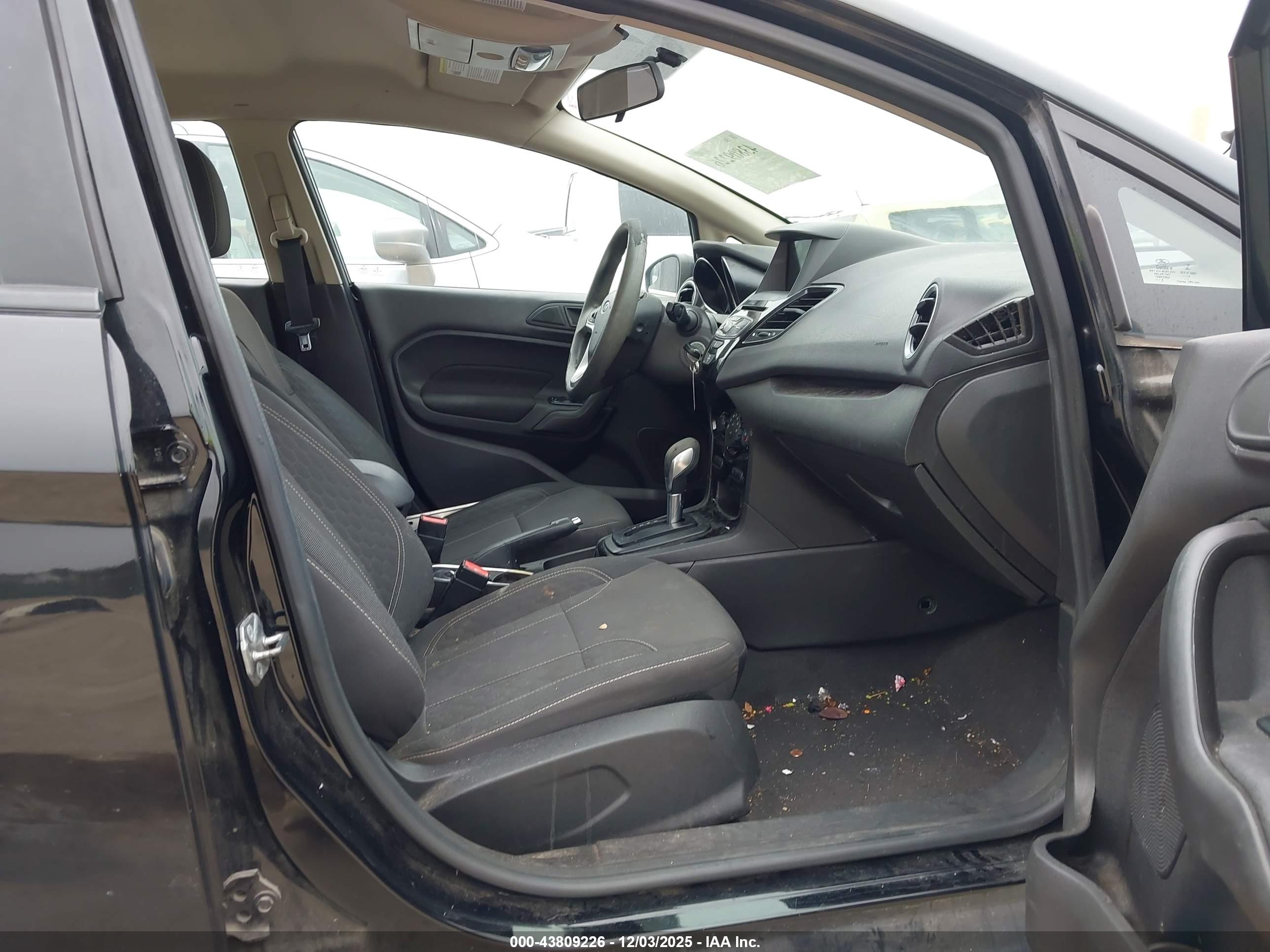 FORD FIESTA image 5