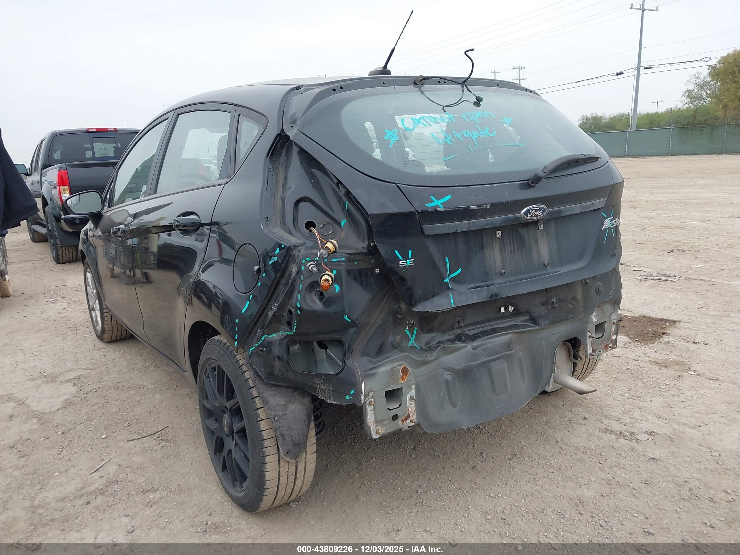 FORD FIESTA image 6
