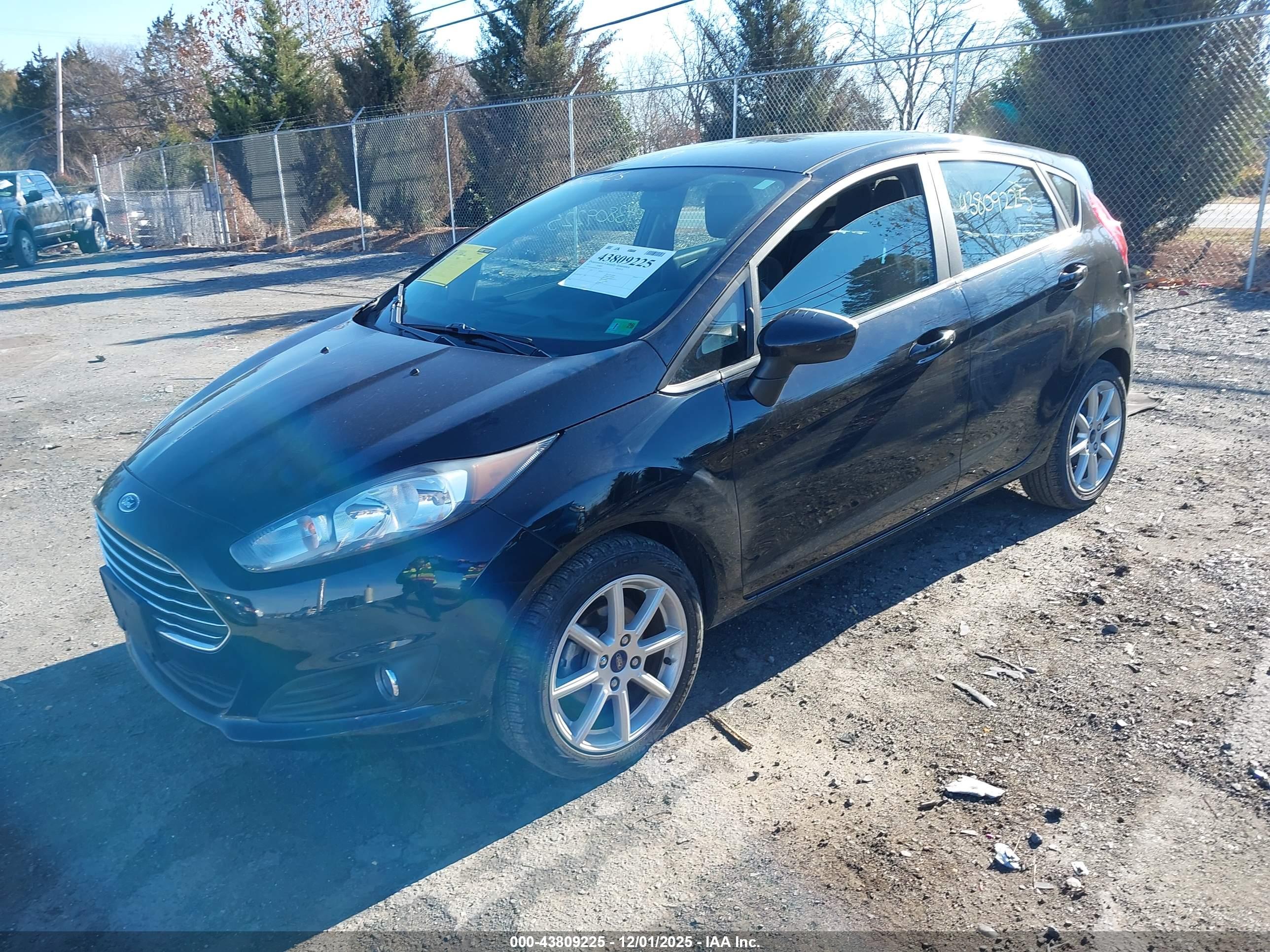 FORD FIESTA image 2