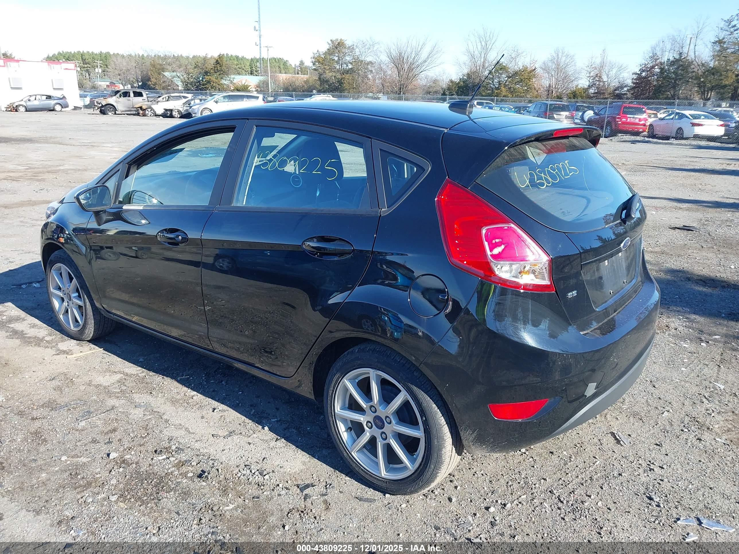 FORD FIESTA image 3