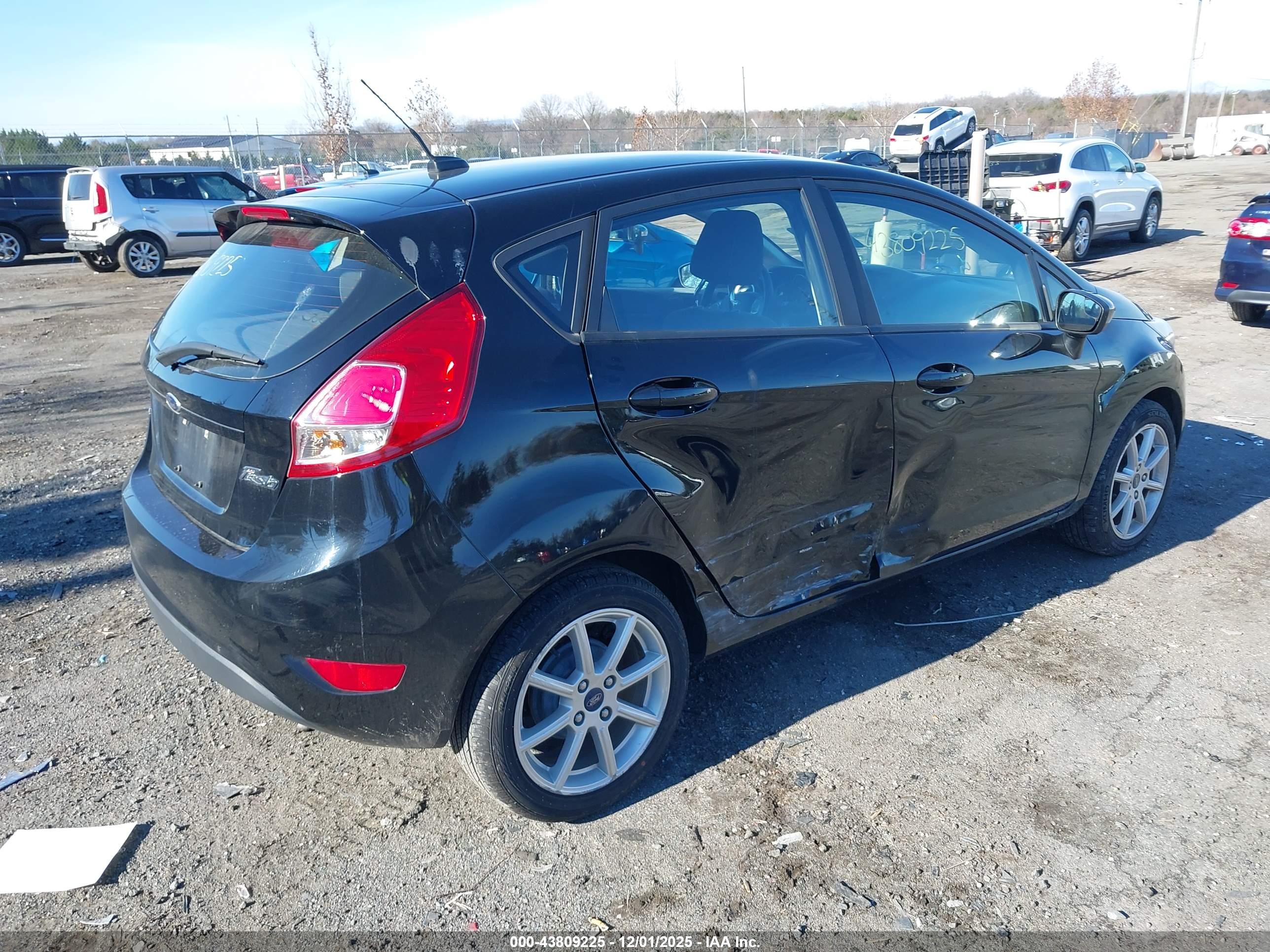 FORD FIESTA image 4