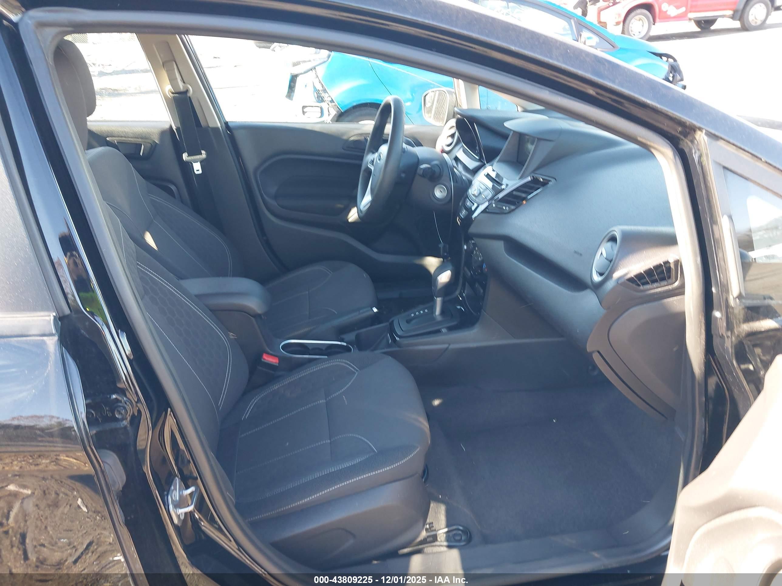 FORD FIESTA image 5
