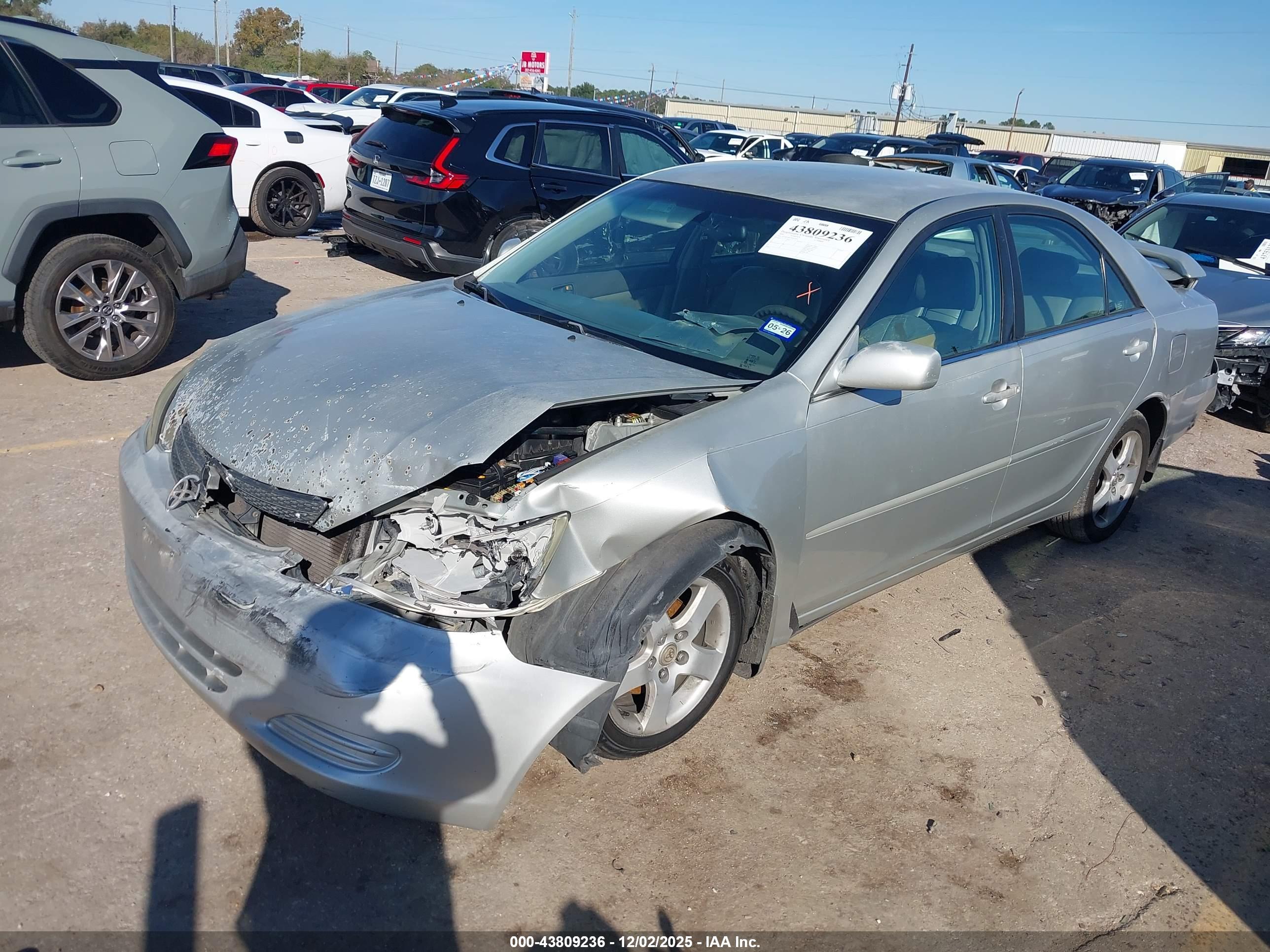 TOYOTA CAMRY image 2
