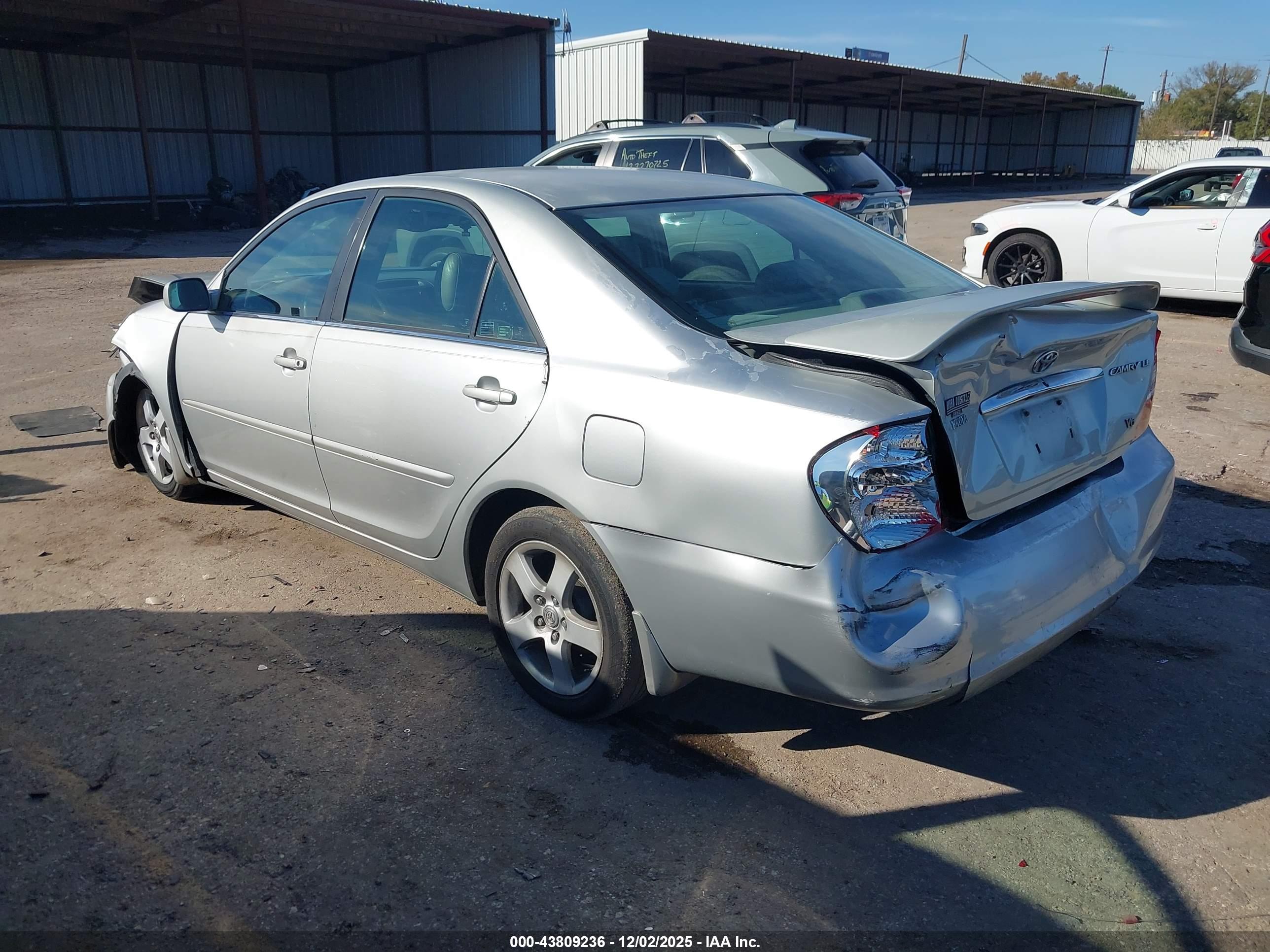 TOYOTA CAMRY image 3