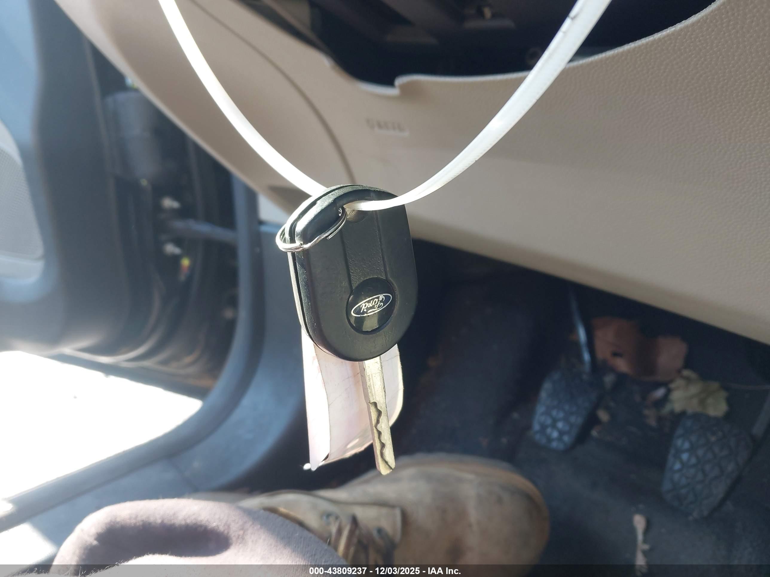 FORD FIESTA image 11