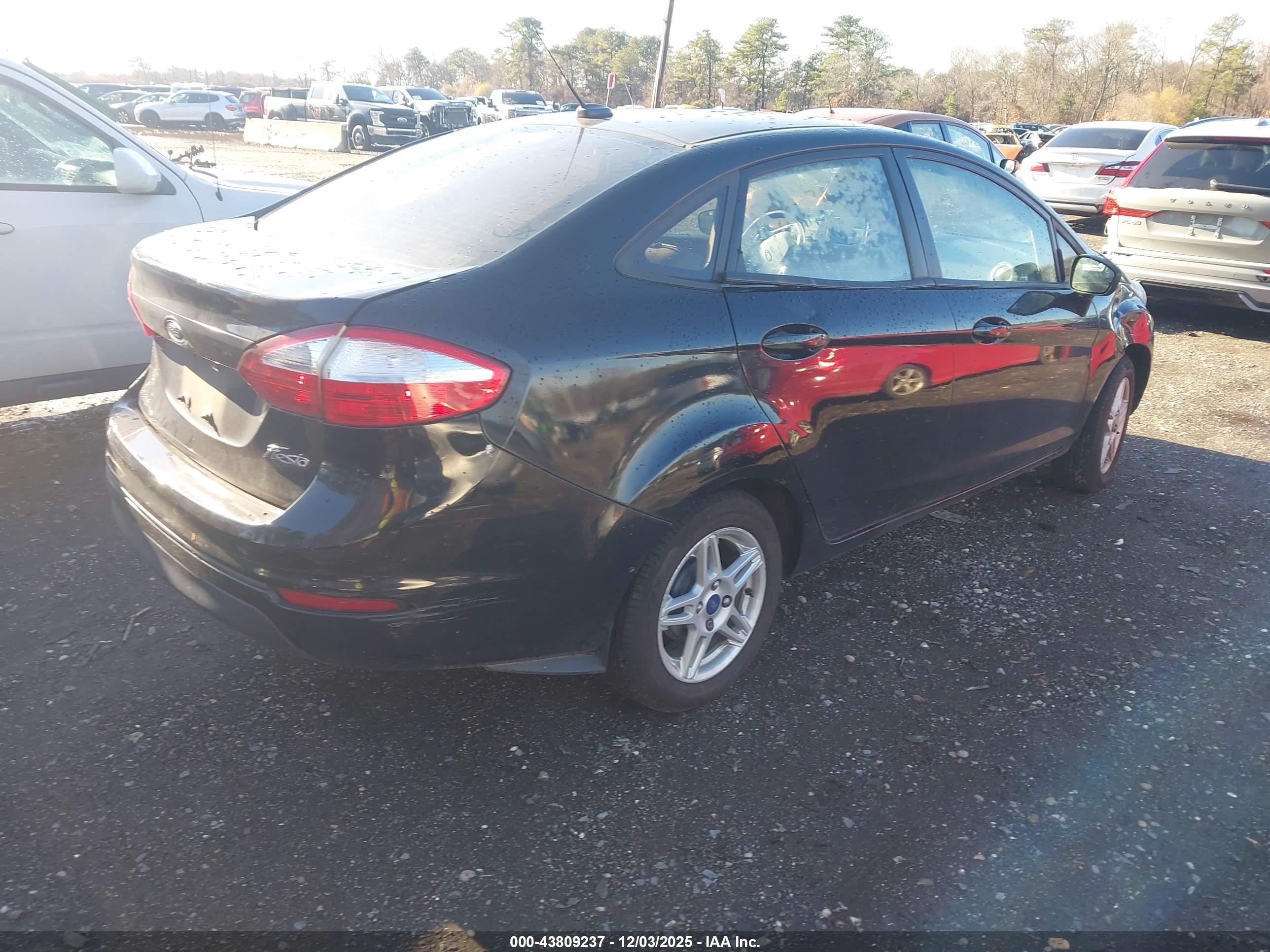 FORD FIESTA image 4