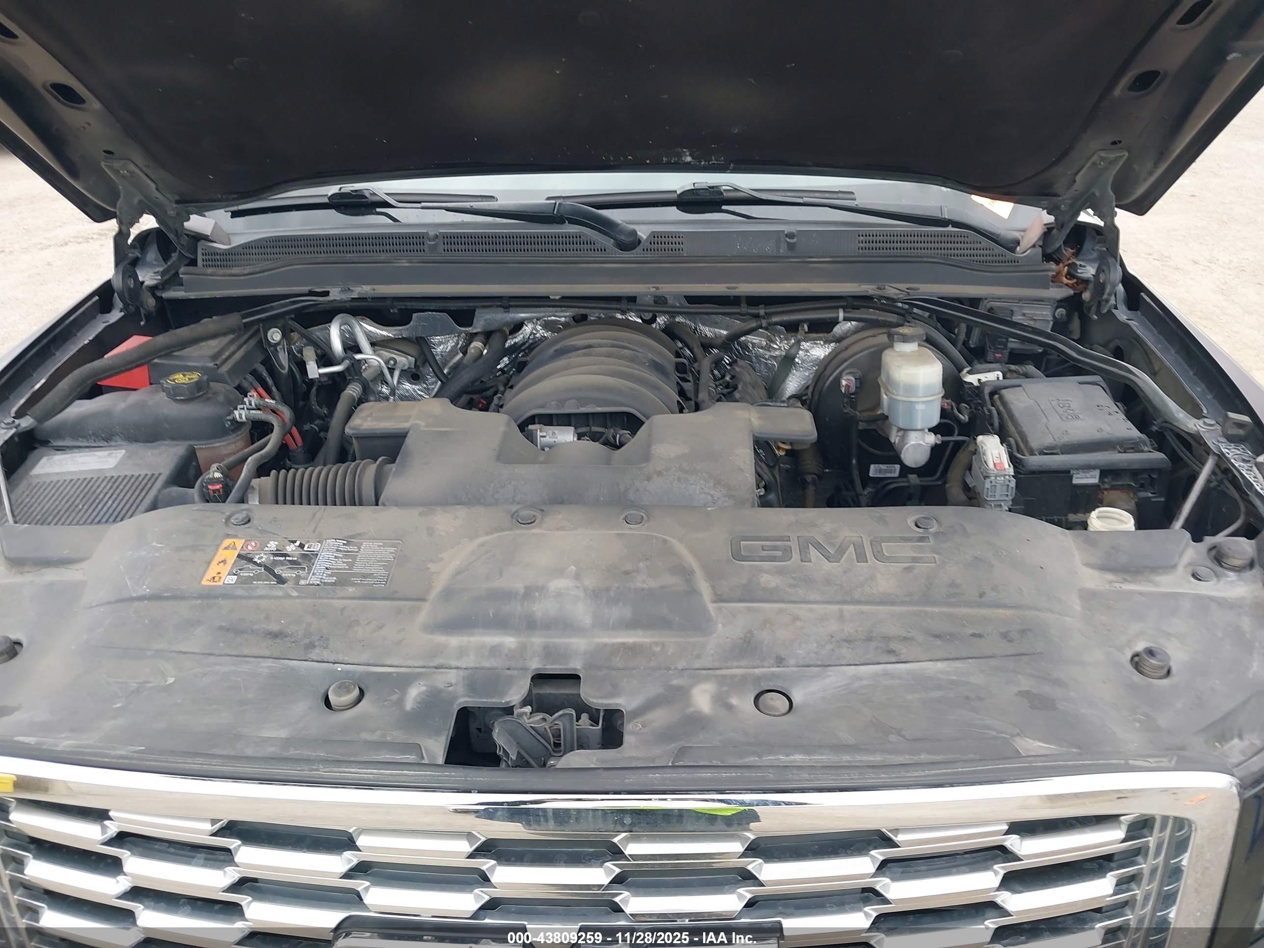 GMC YUKON image 10