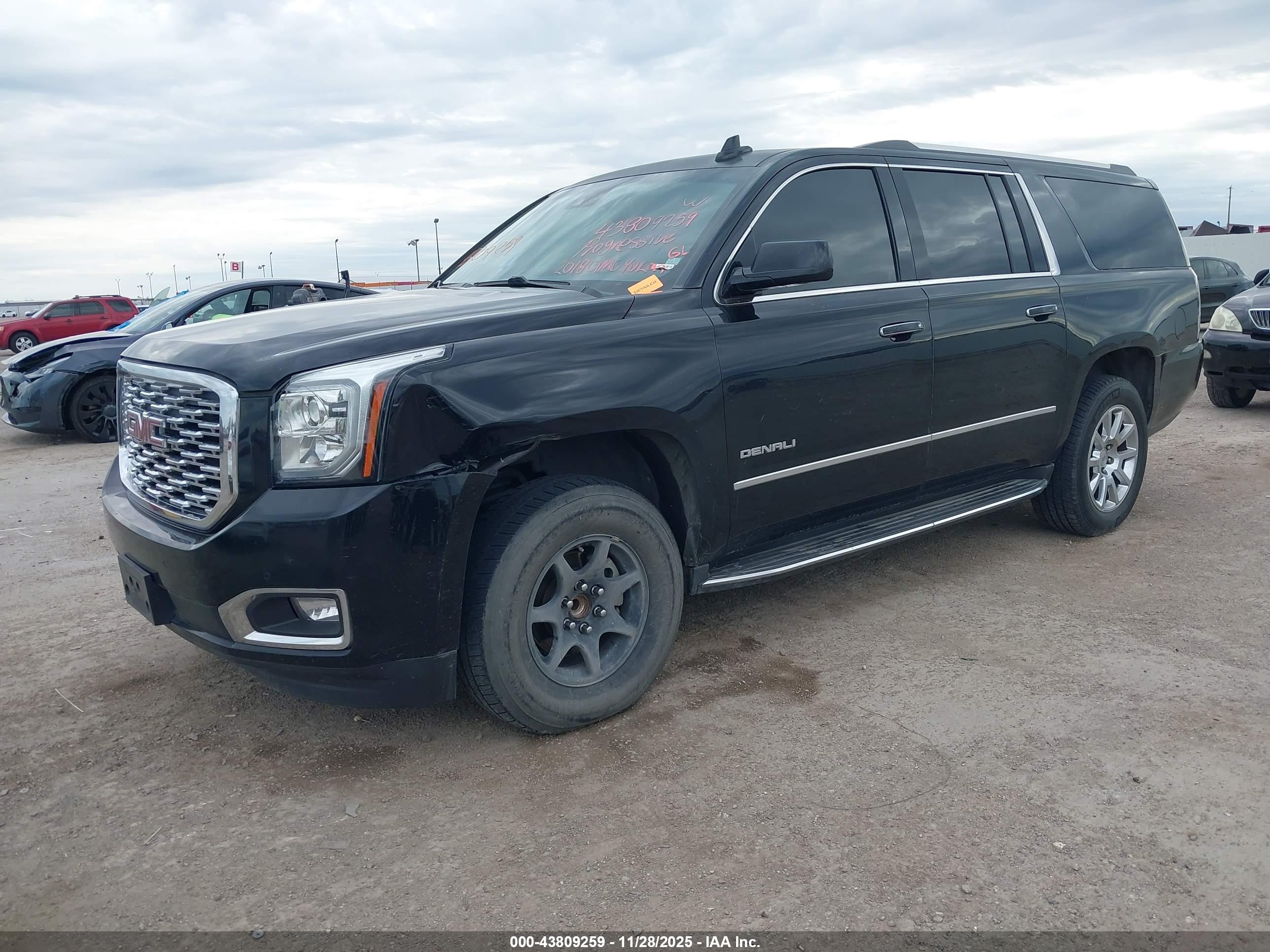 GMC YUKON image 2