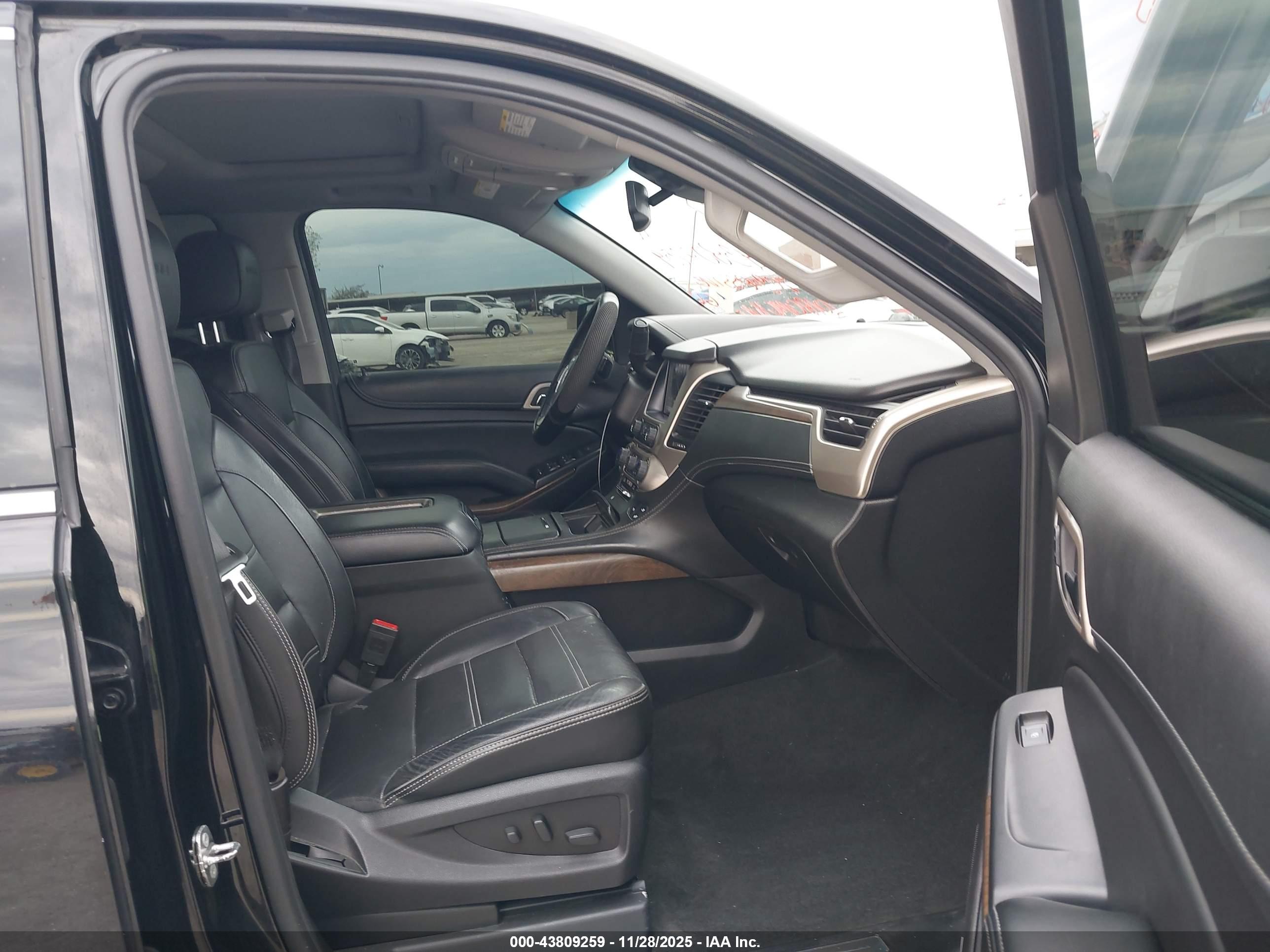 GMC YUKON image 5