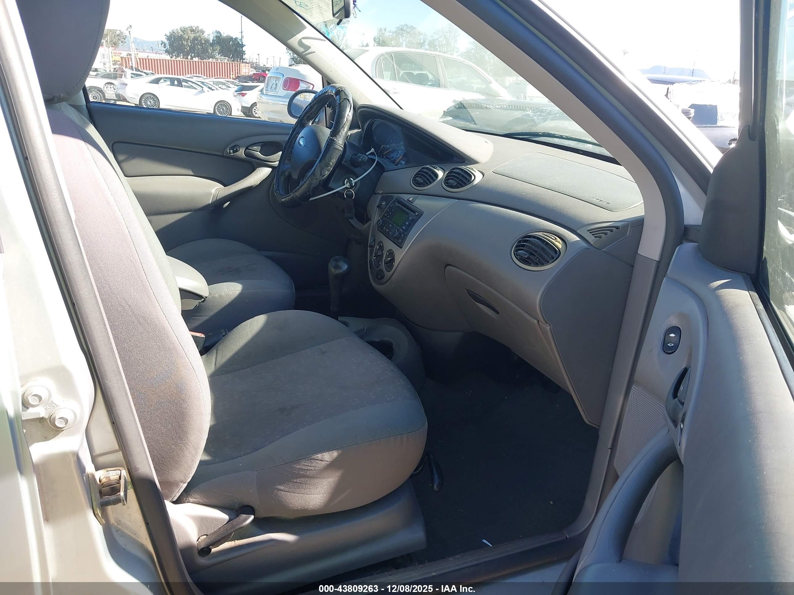 FORD FOCUS image 5