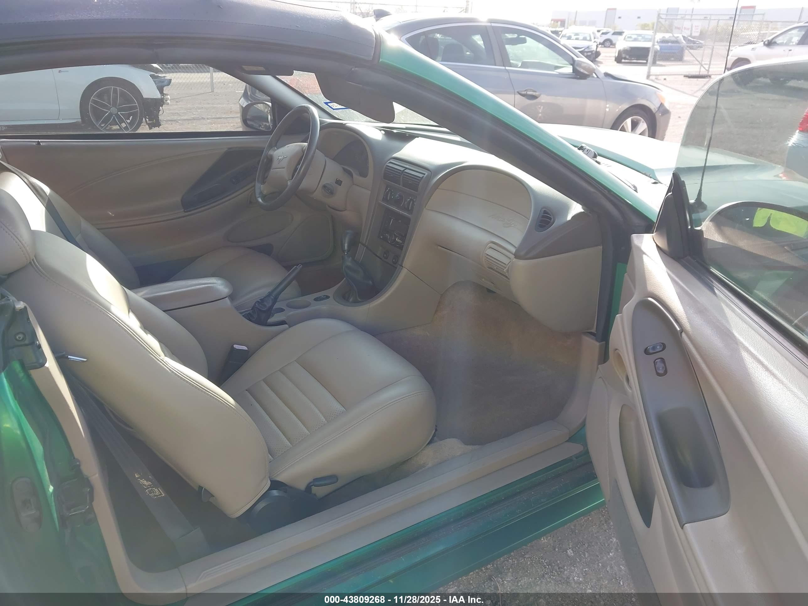 FORD MUSTANG image 5