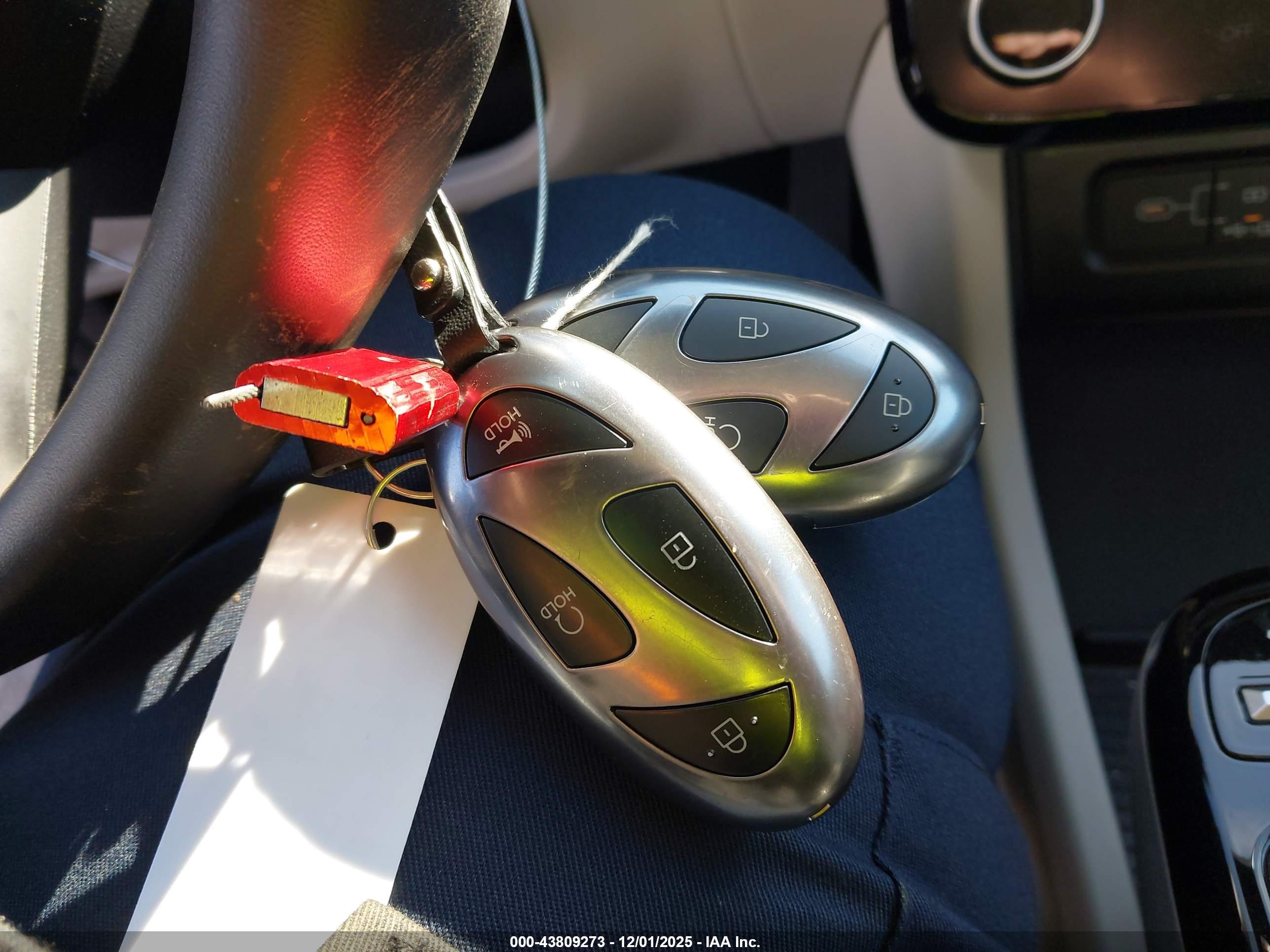 HYUNDAI TUCSON image 11