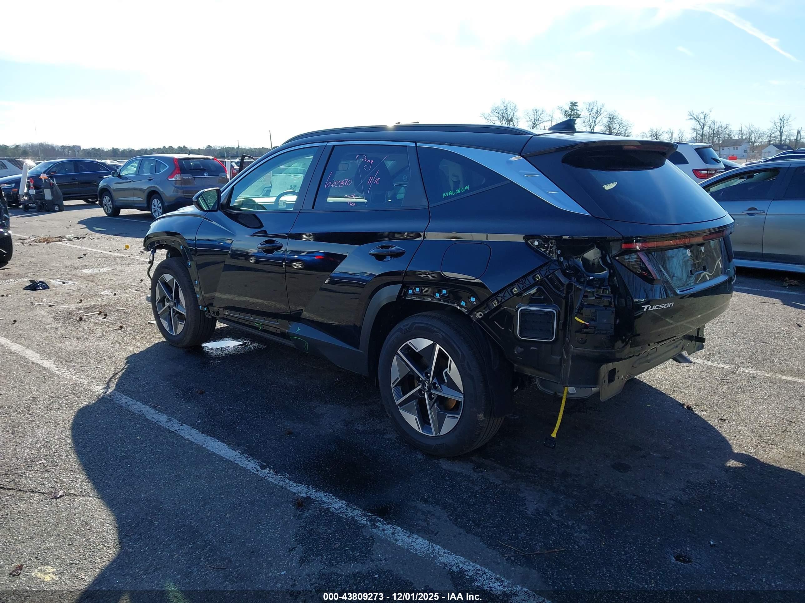 HYUNDAI TUCSON image 3