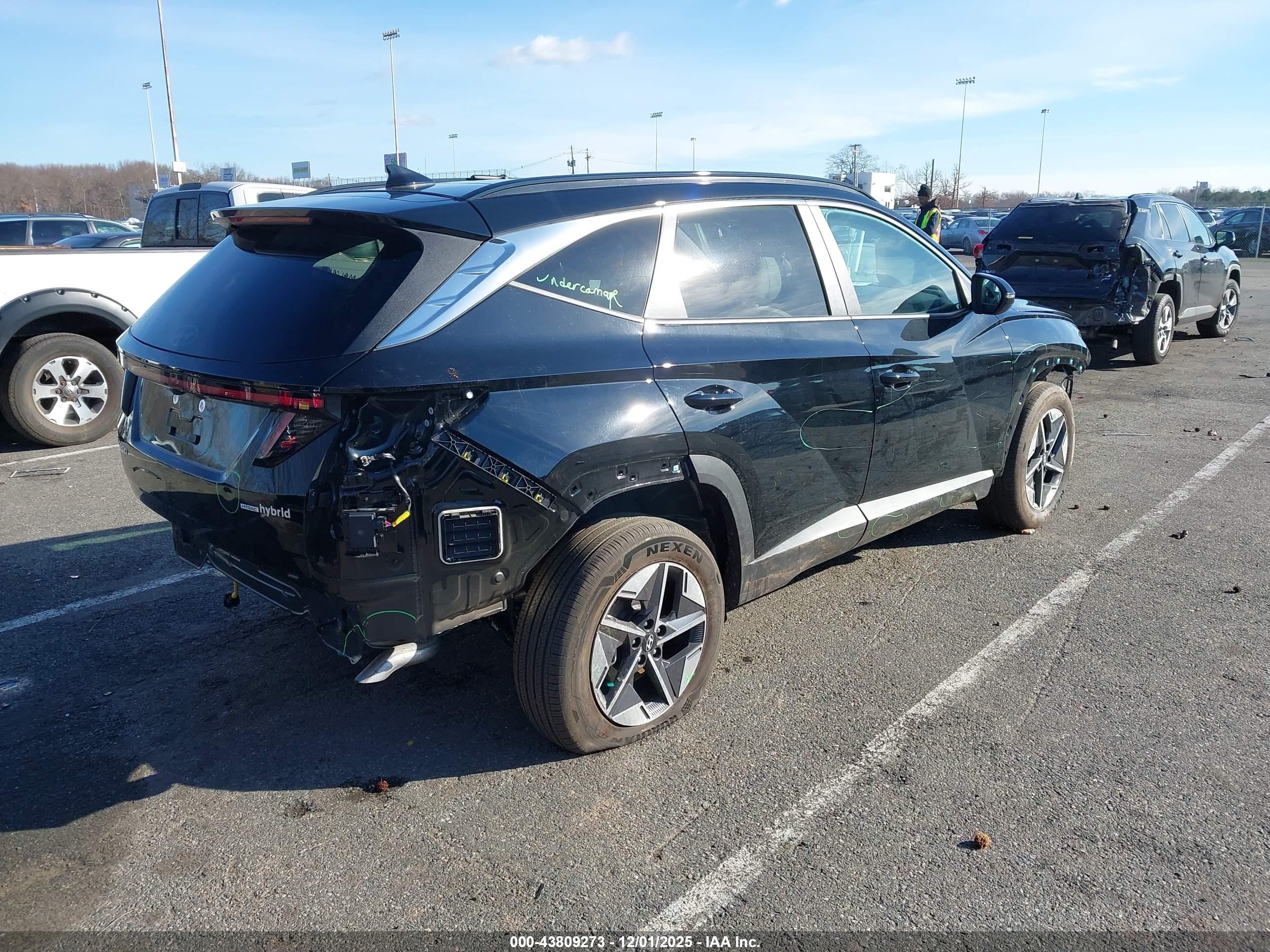 HYUNDAI TUCSON image 4