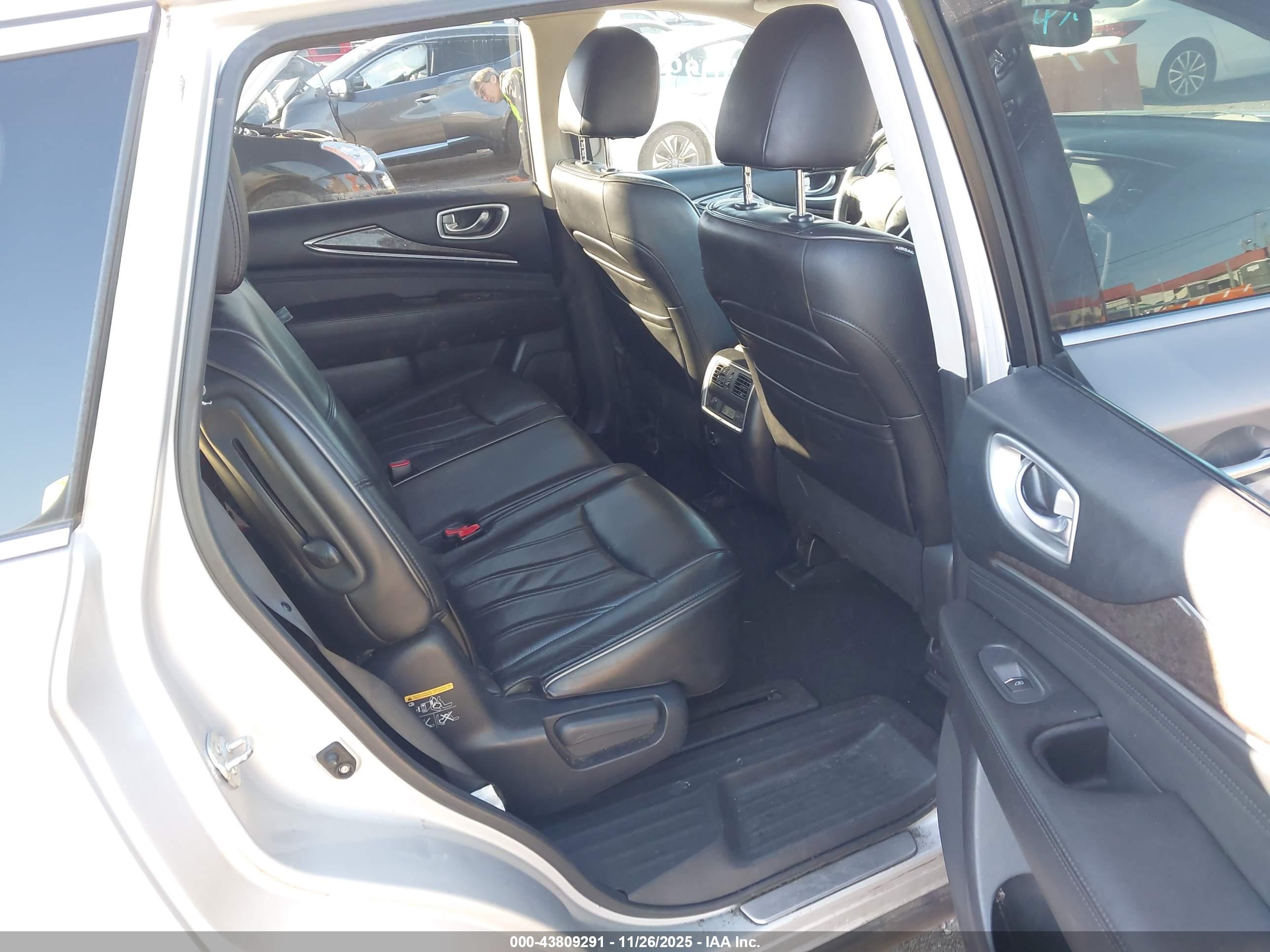 INFINITI QX60 image 8