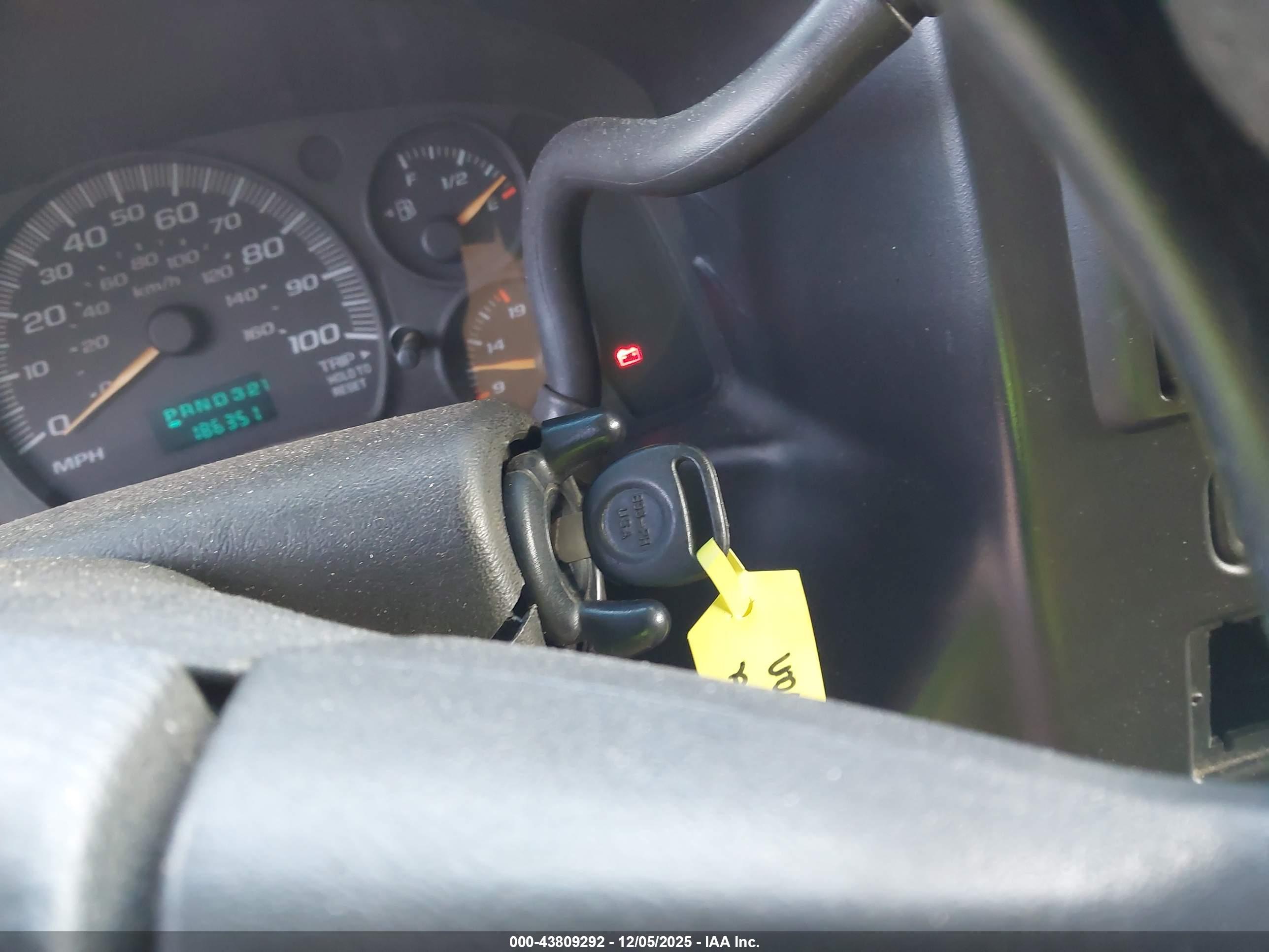 CHEVROLET EXPRESS image 11