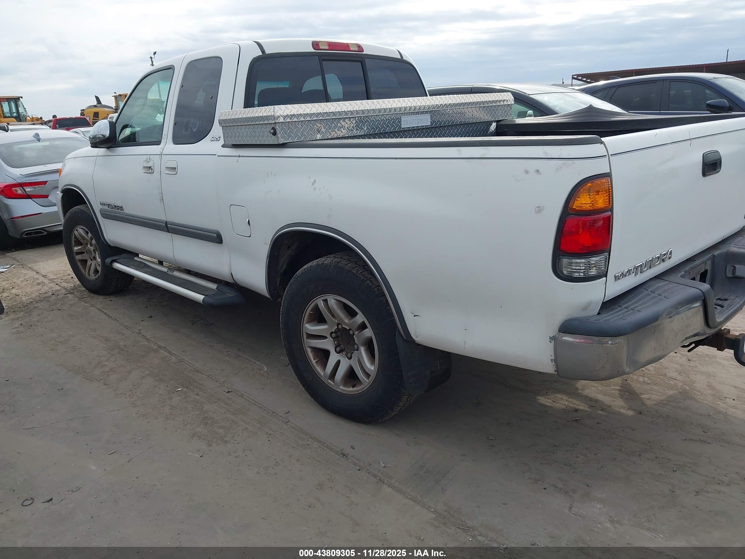 TOYOTA TUNDRA image 3