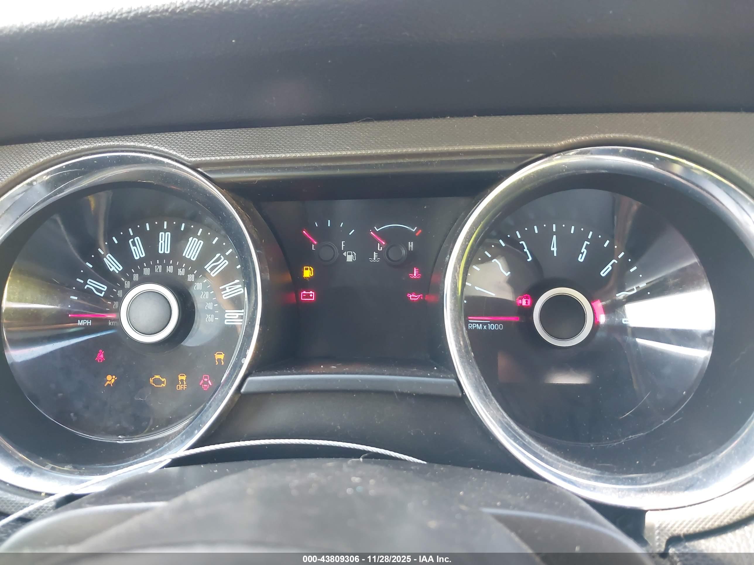 FORD MUSTANG image 7