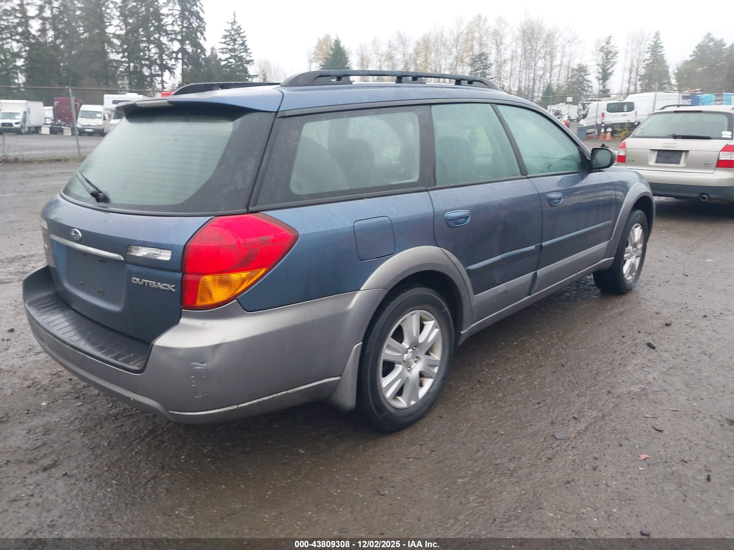 SUBARU OUTBACK image 4