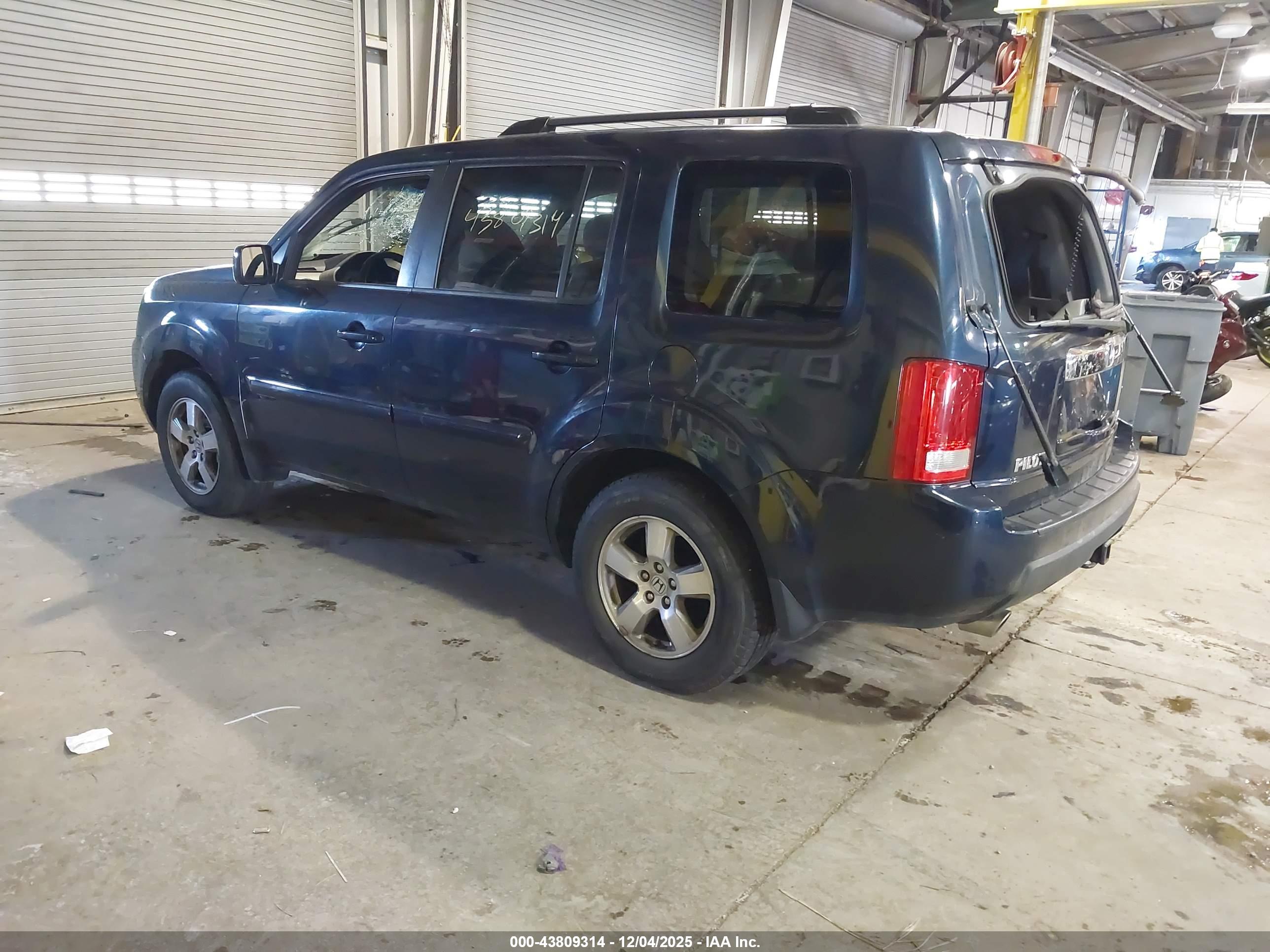 HONDA PILOT image 3