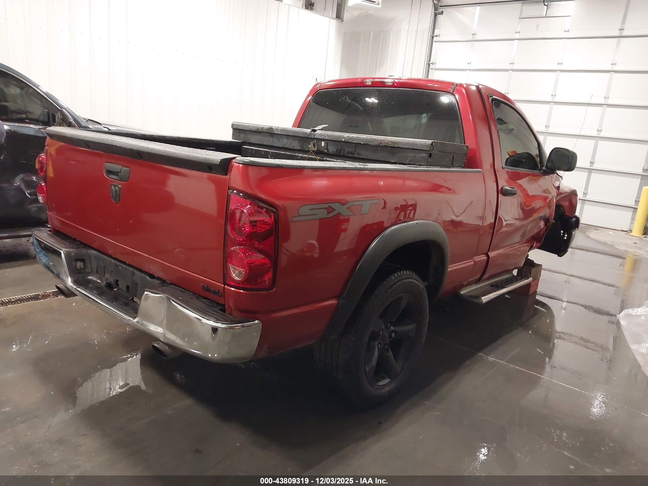 DODGE RAM image 4