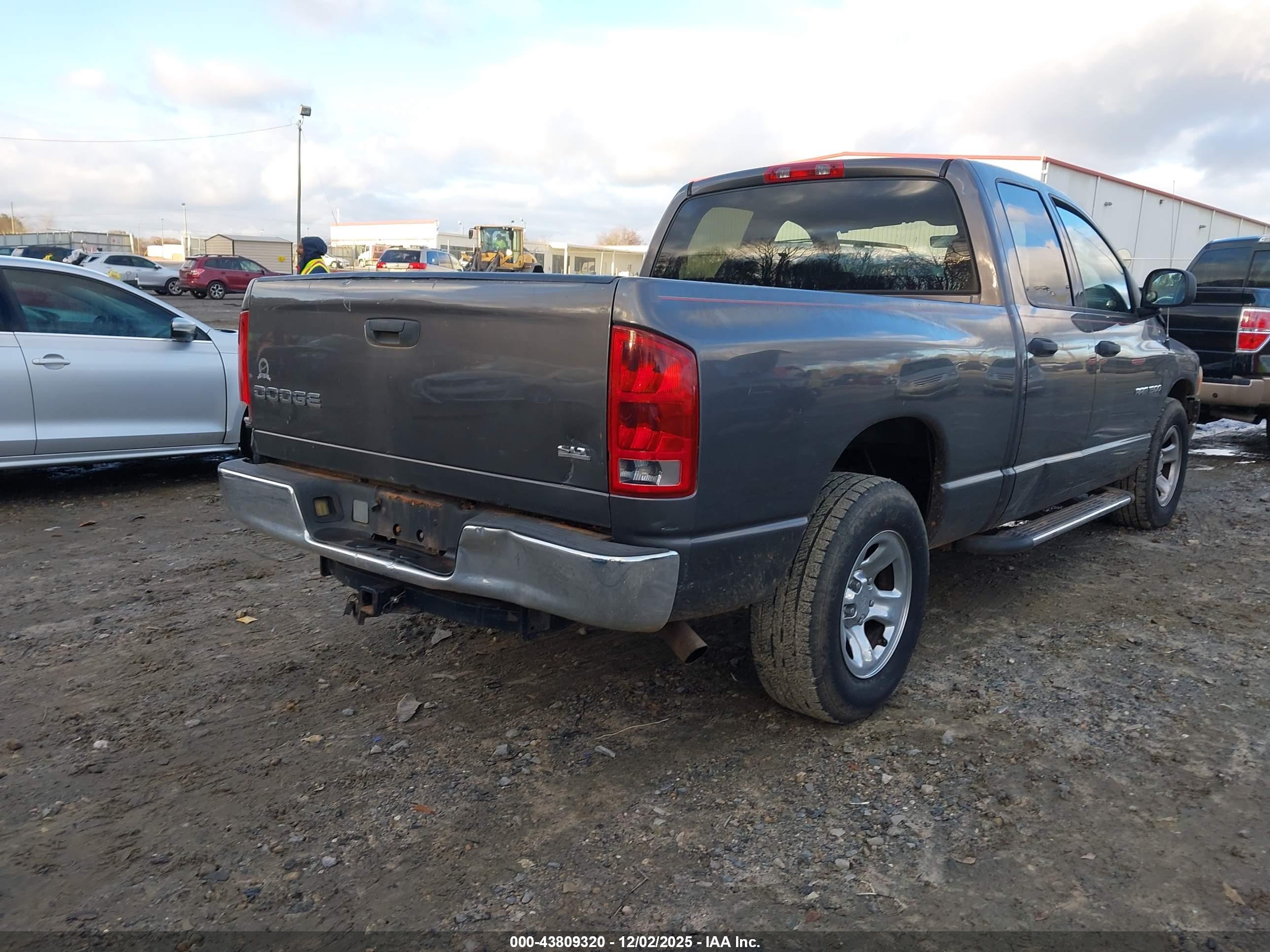 DODGE RAM image 4