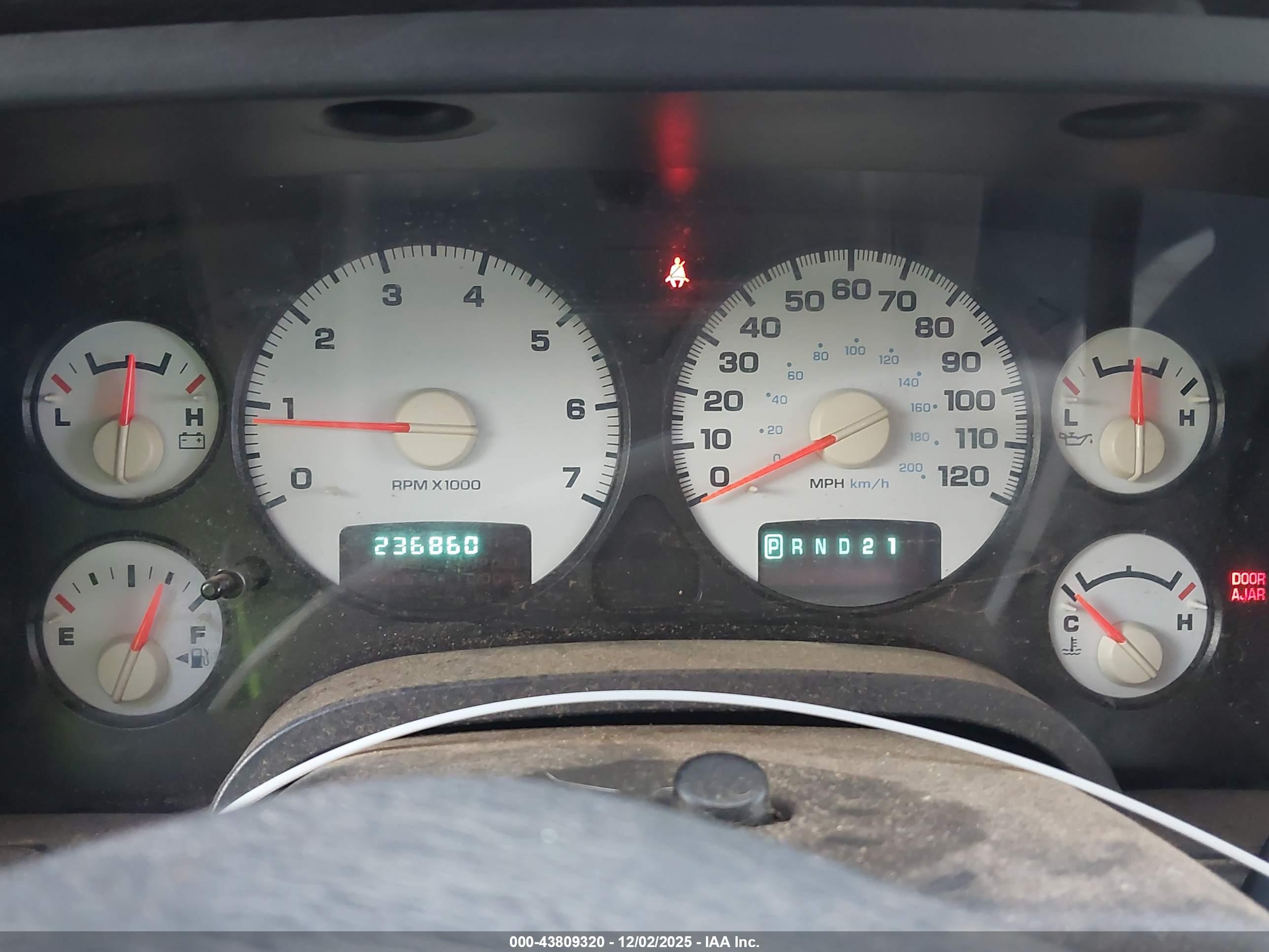 DODGE RAM image 7
