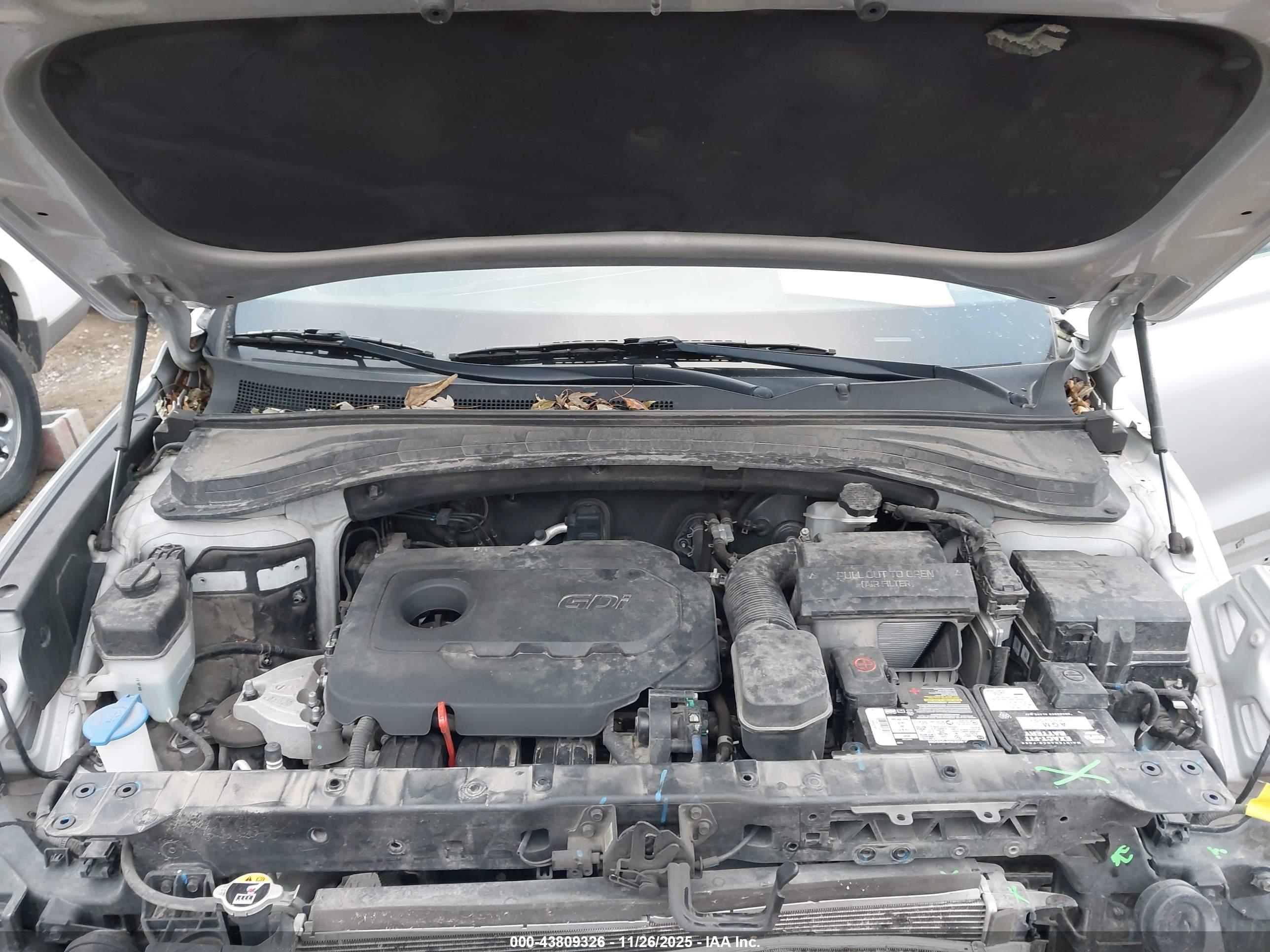 HYUNDAI SANTA image 10