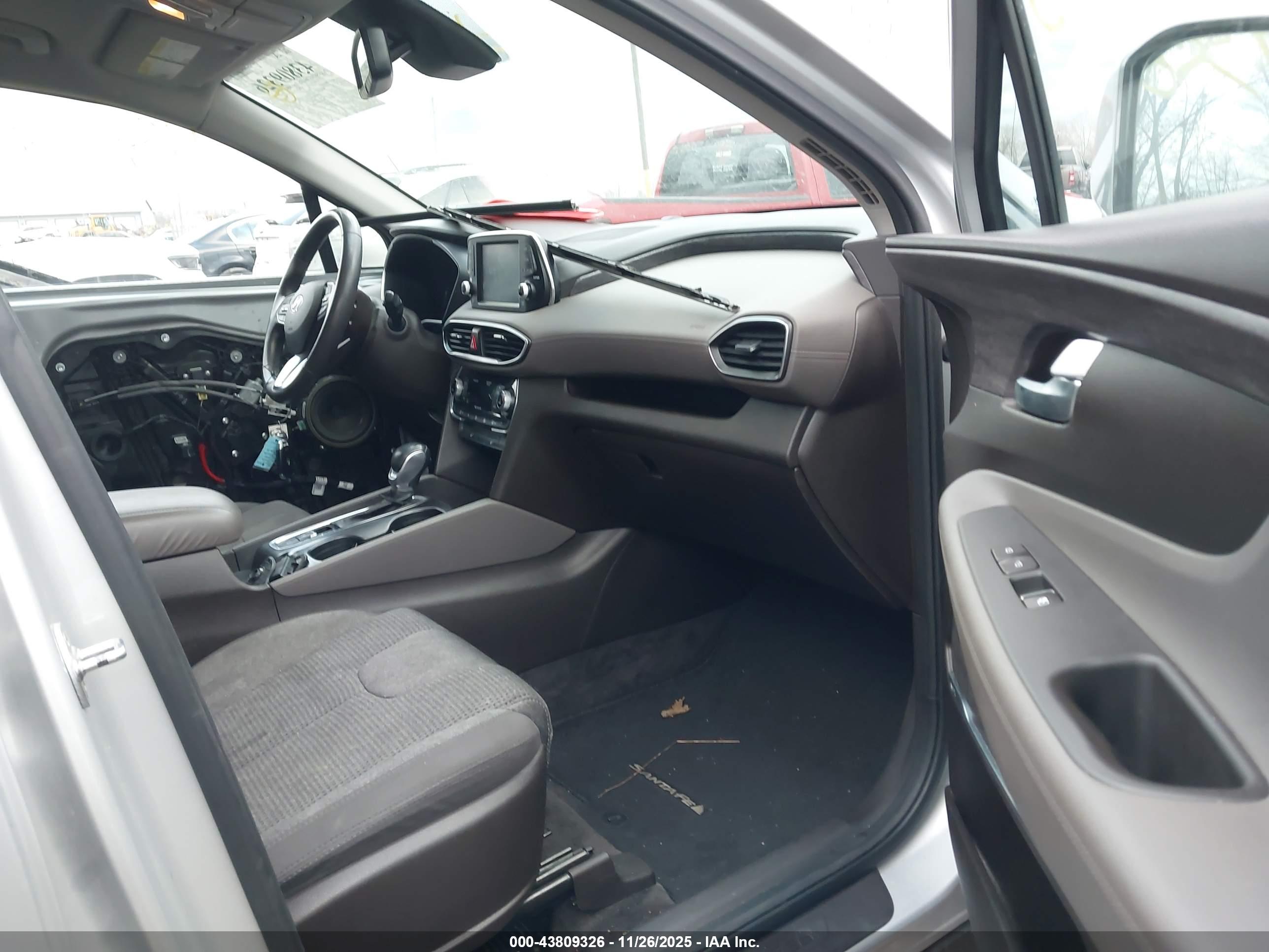 HYUNDAI SANTA image 5