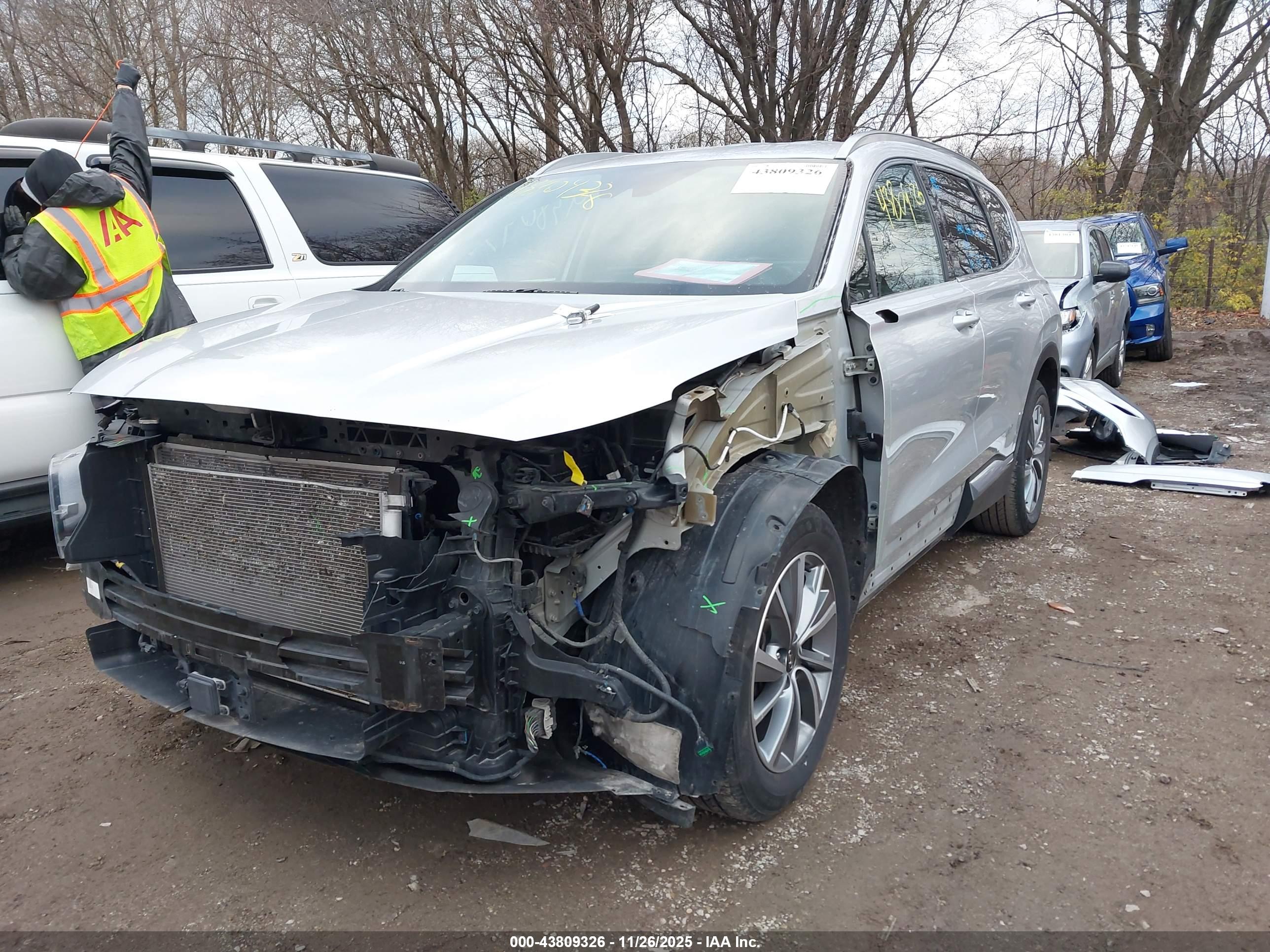 HYUNDAI SANTA image 6