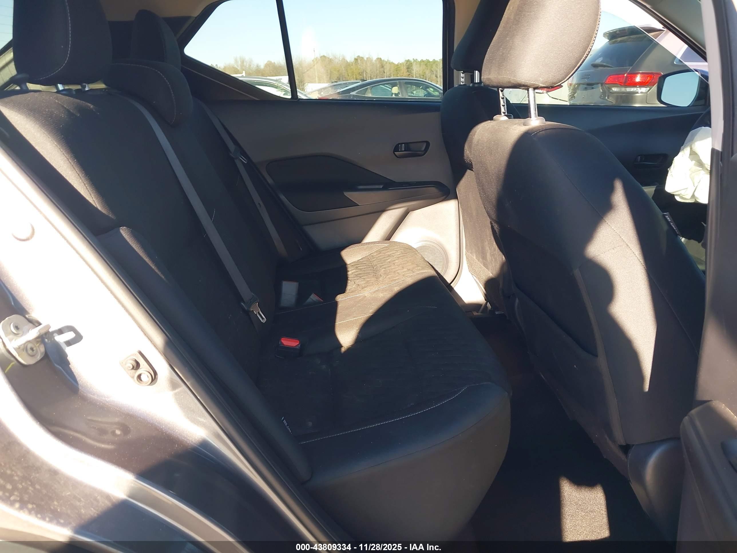 NISSAN KICKS image 8