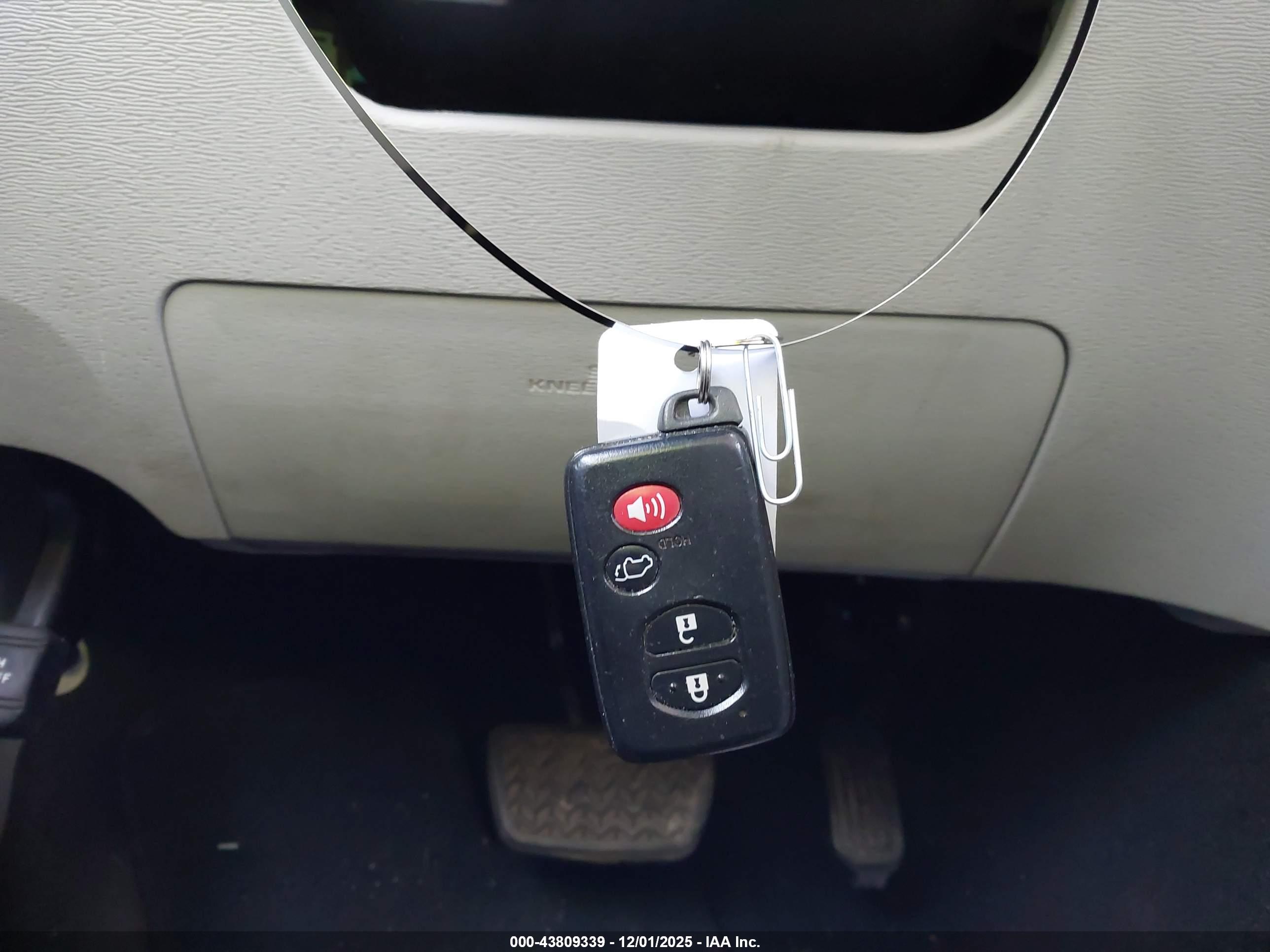 TOYOTA VENZA image 11