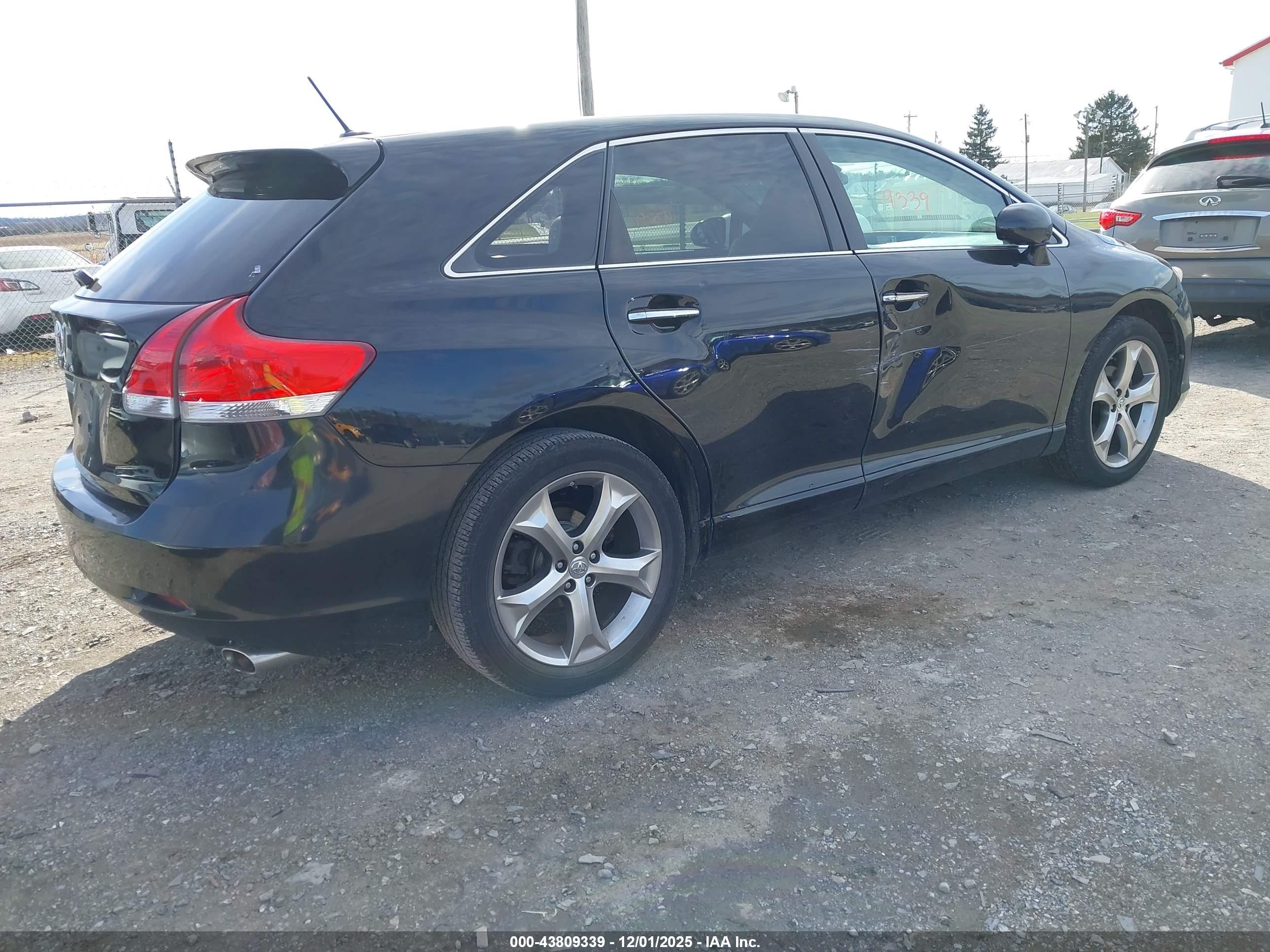 TOYOTA VENZA image 4