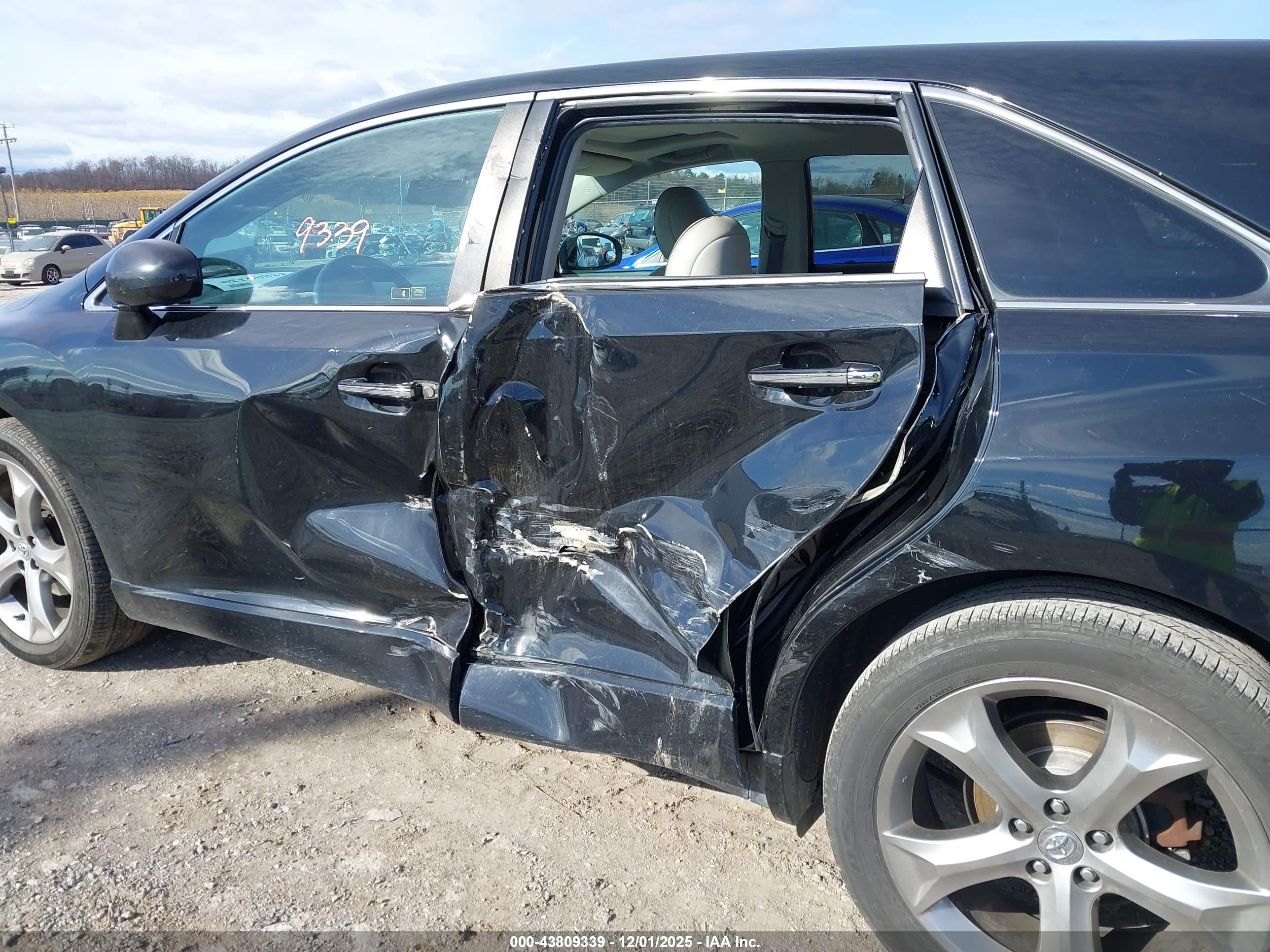 TOYOTA VENZA image 6