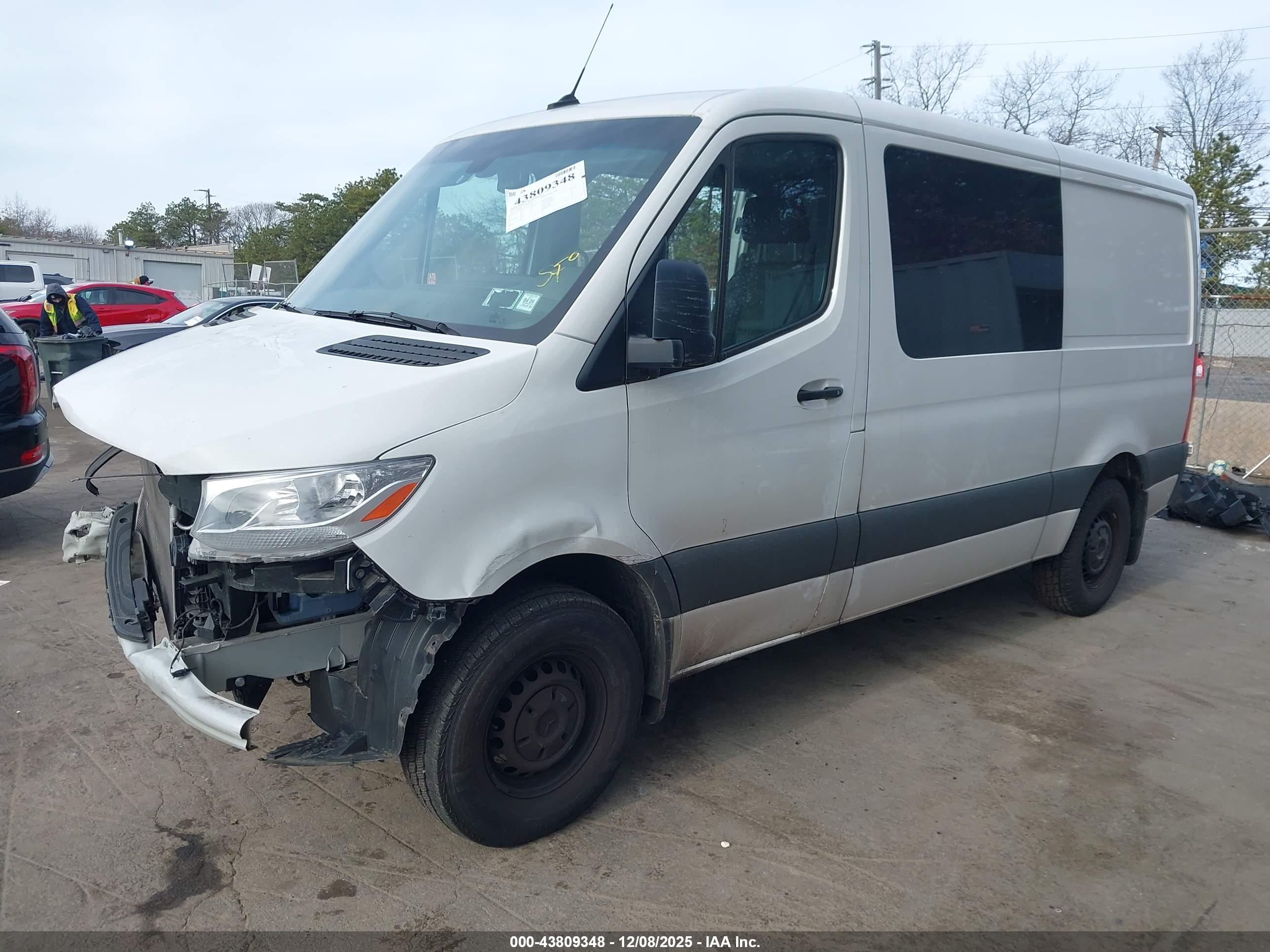 MERCEDES-BENZ SPRINTER image 2