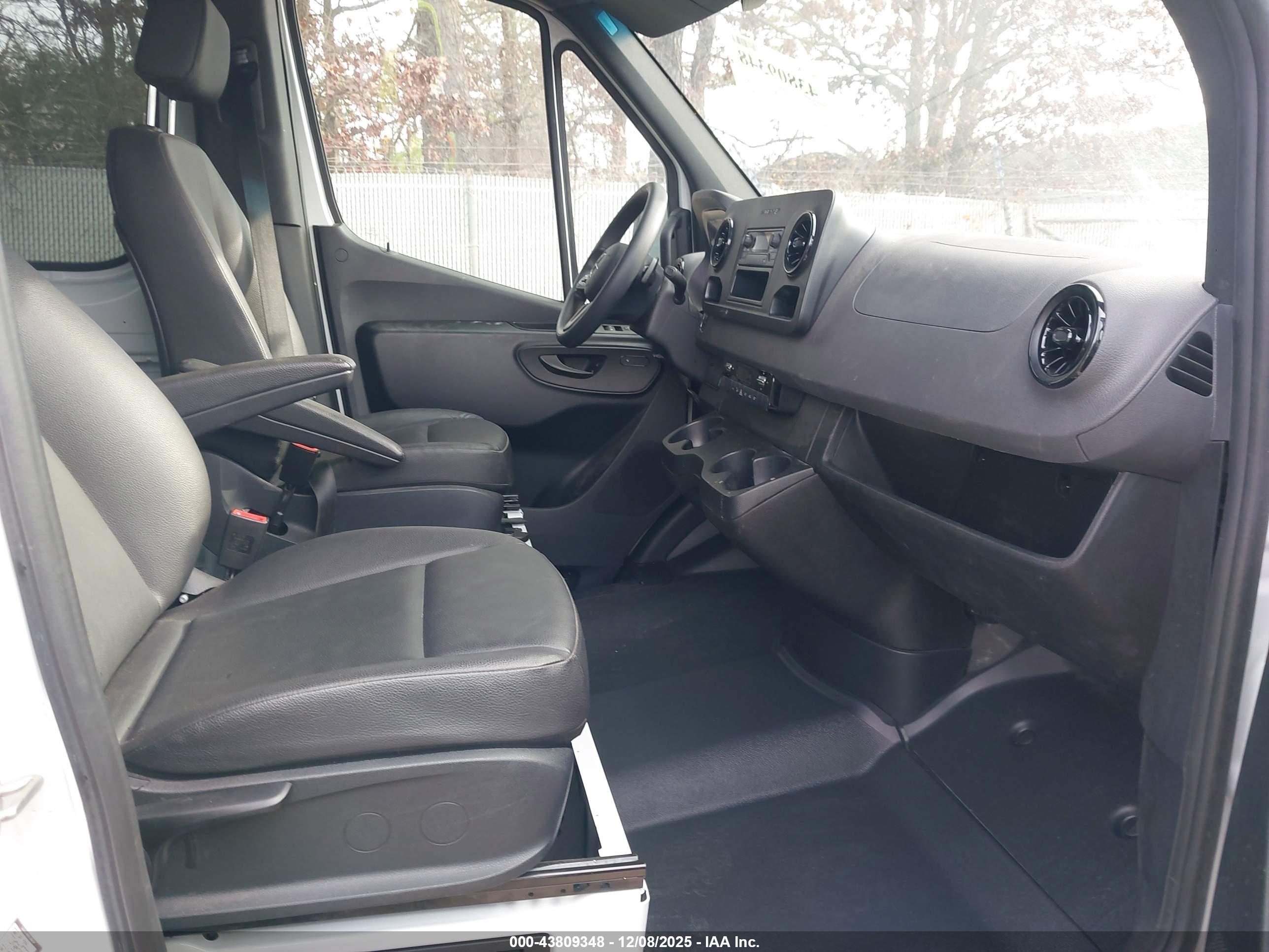MERCEDES-BENZ SPRINTER image 5