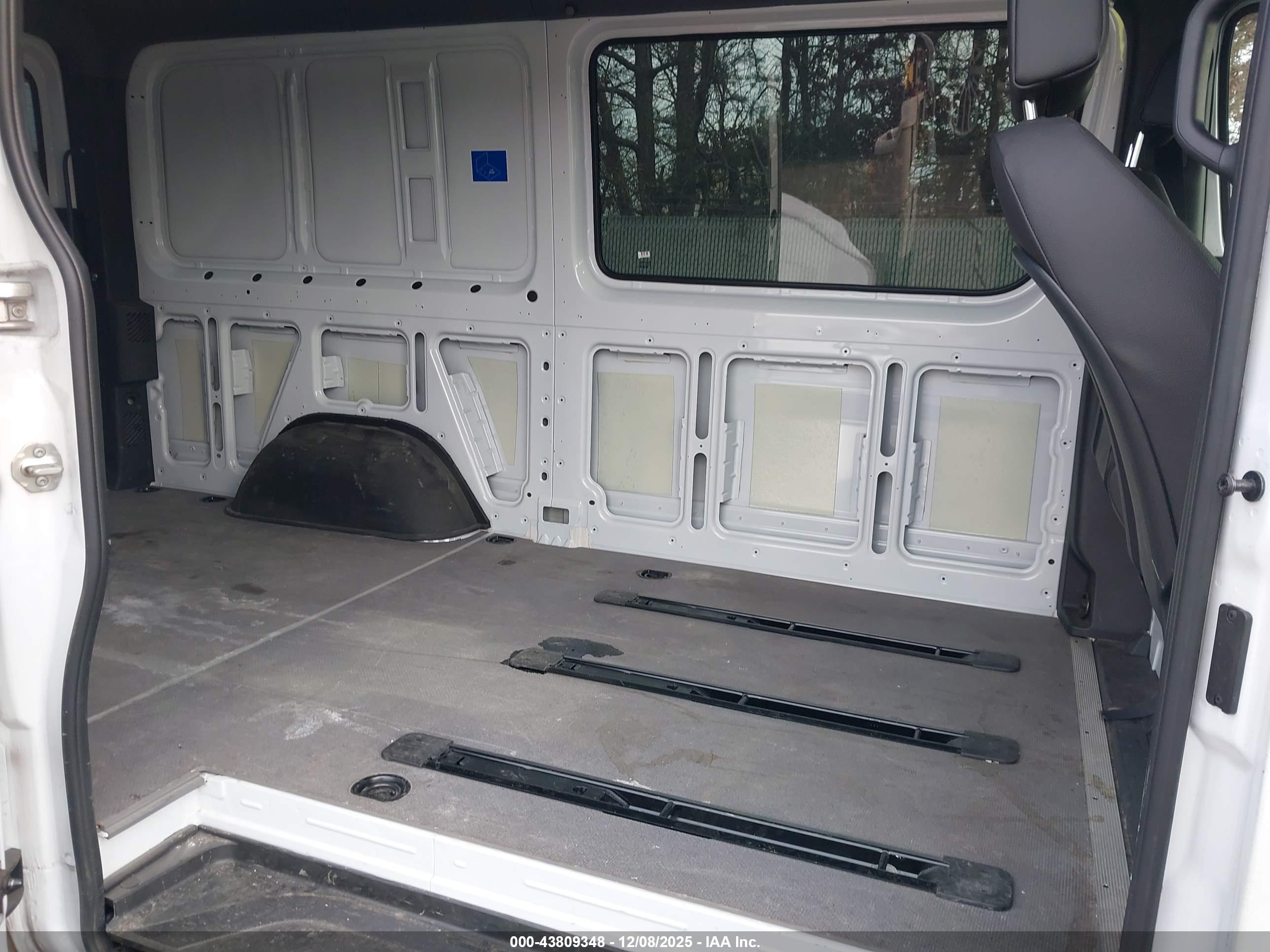 MERCEDES-BENZ SPRINTER image 8