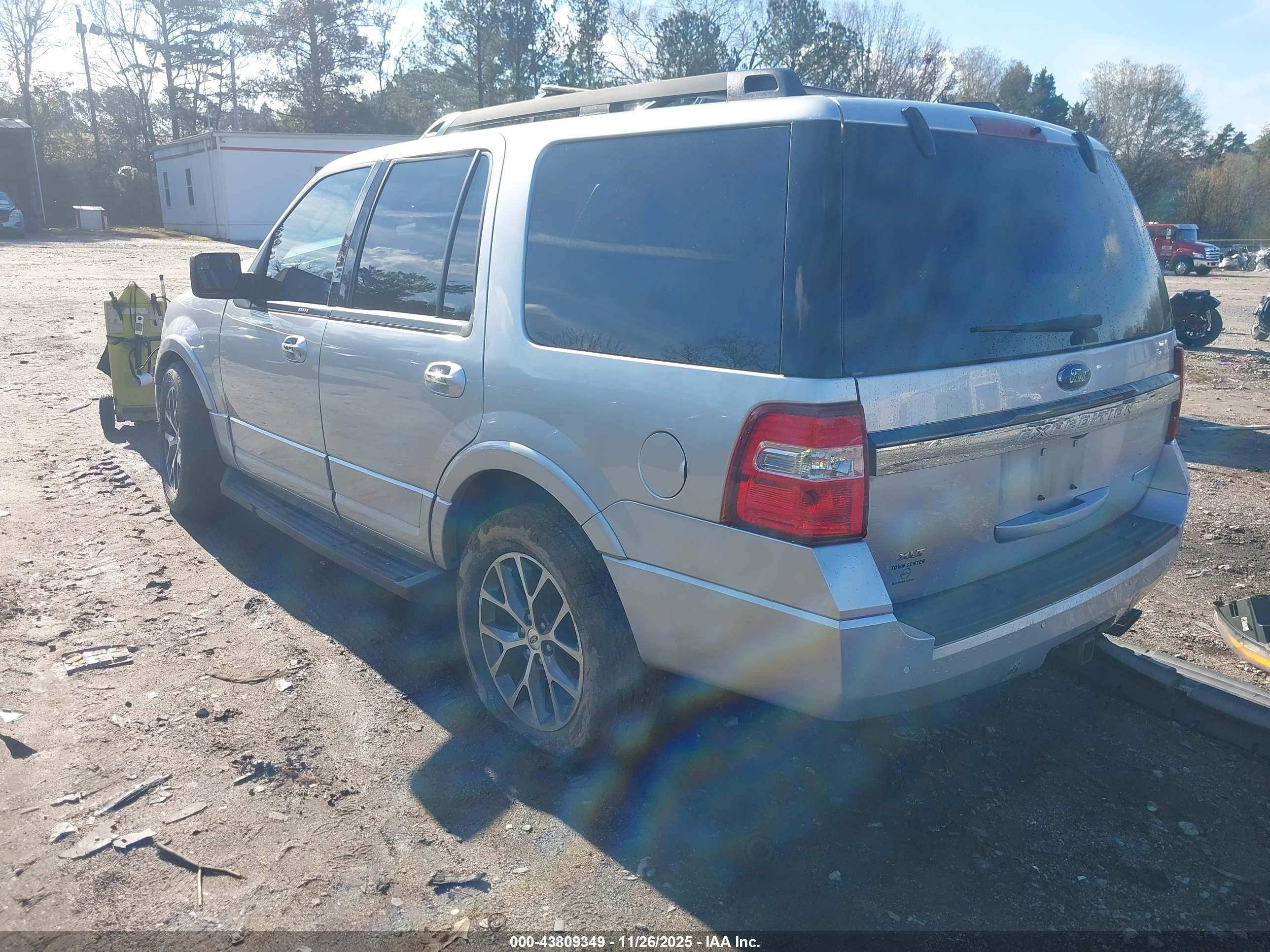 FORD EXPEDITION image 3